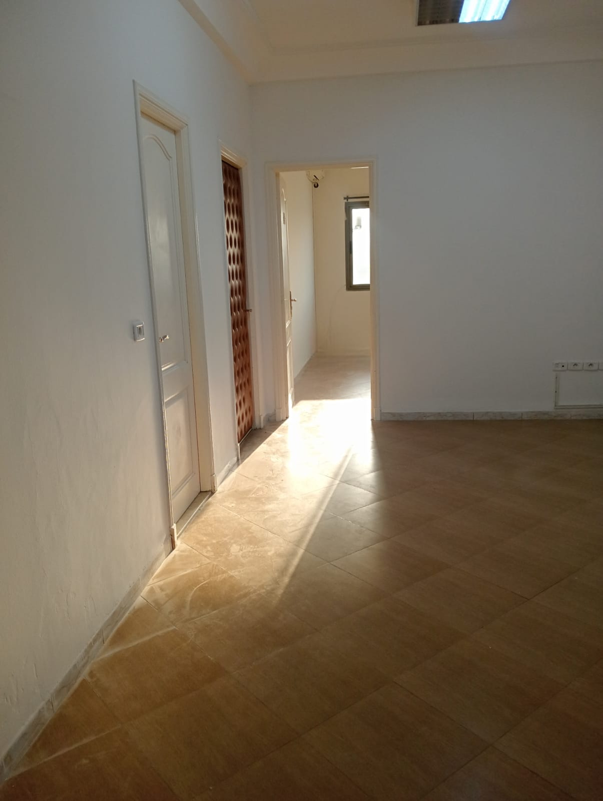 Nabeul&nbsp;Nabeul&nbsp;Location&nbsp;Appart. 2 pi�ces&nbsp;Bureau 60 metre carr�