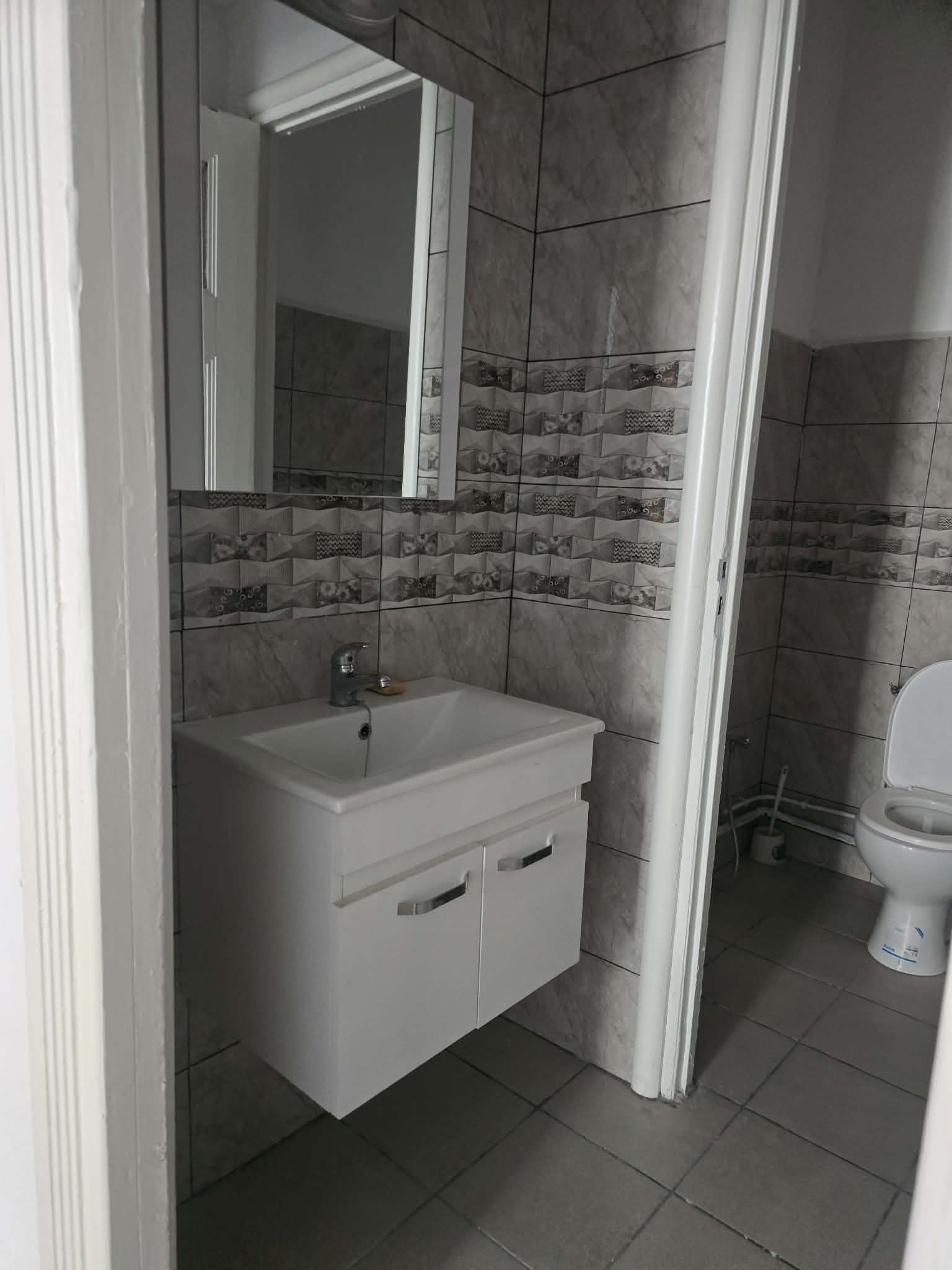 Bab Bhar&nbsp;Bab Bhar&nbsp;Bureaux & Commerces&nbsp;Bureau&nbsp;Bureau � rue de palestine tunis