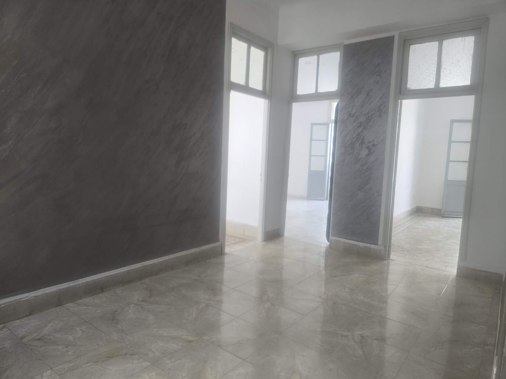 Bab Bhar&nbsp;Bab Bhar&nbsp;Bureaux & Commerces&nbsp;Bureau&nbsp;Bureau � l'avenue de l'habib thameur tunis