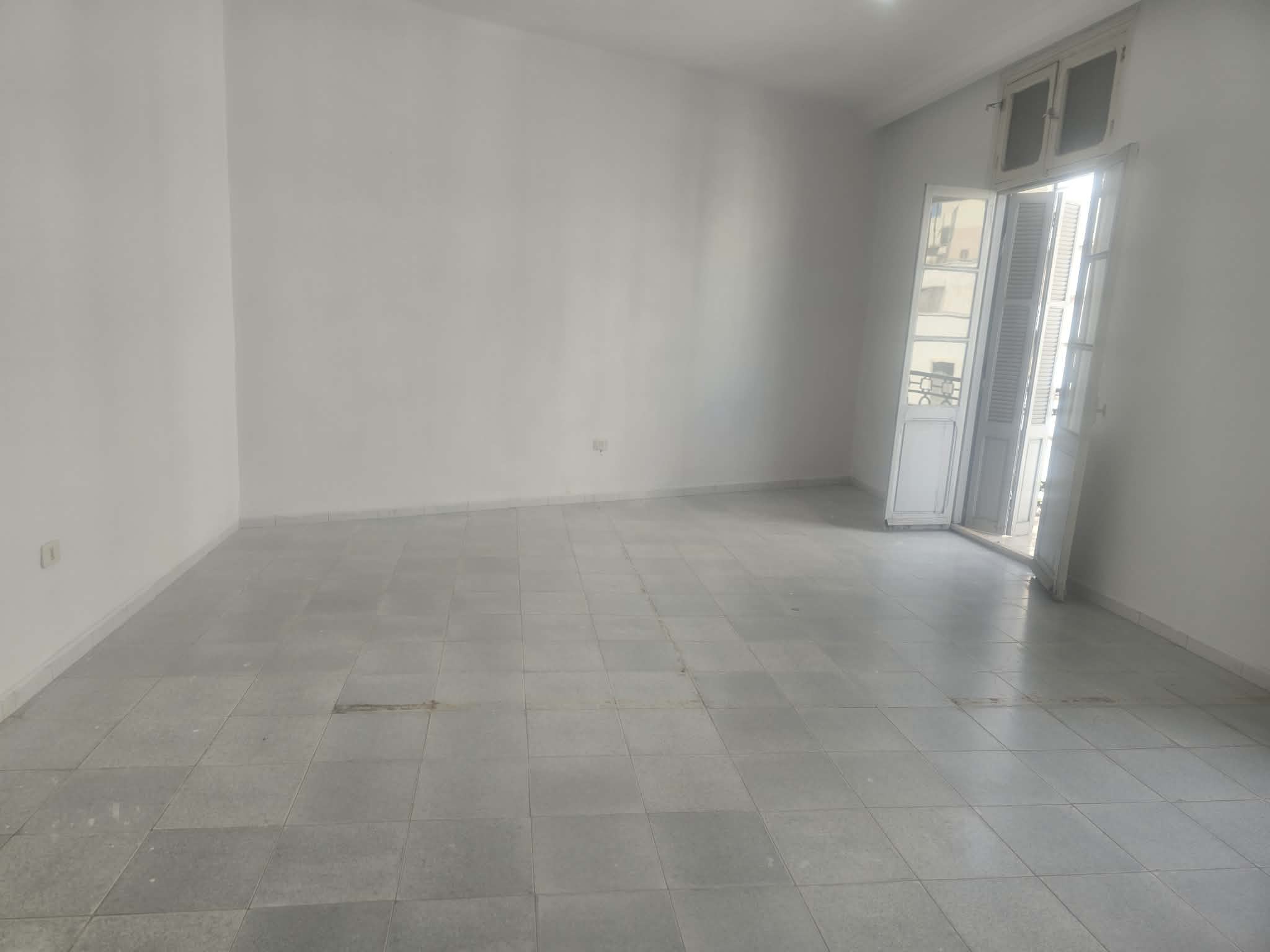 Bab Bhar&nbsp;Bab Bhar&nbsp;Bureaux & Commerces&nbsp;Bureau&nbsp;Bureau � l'avenue de l'habib thameur tunis