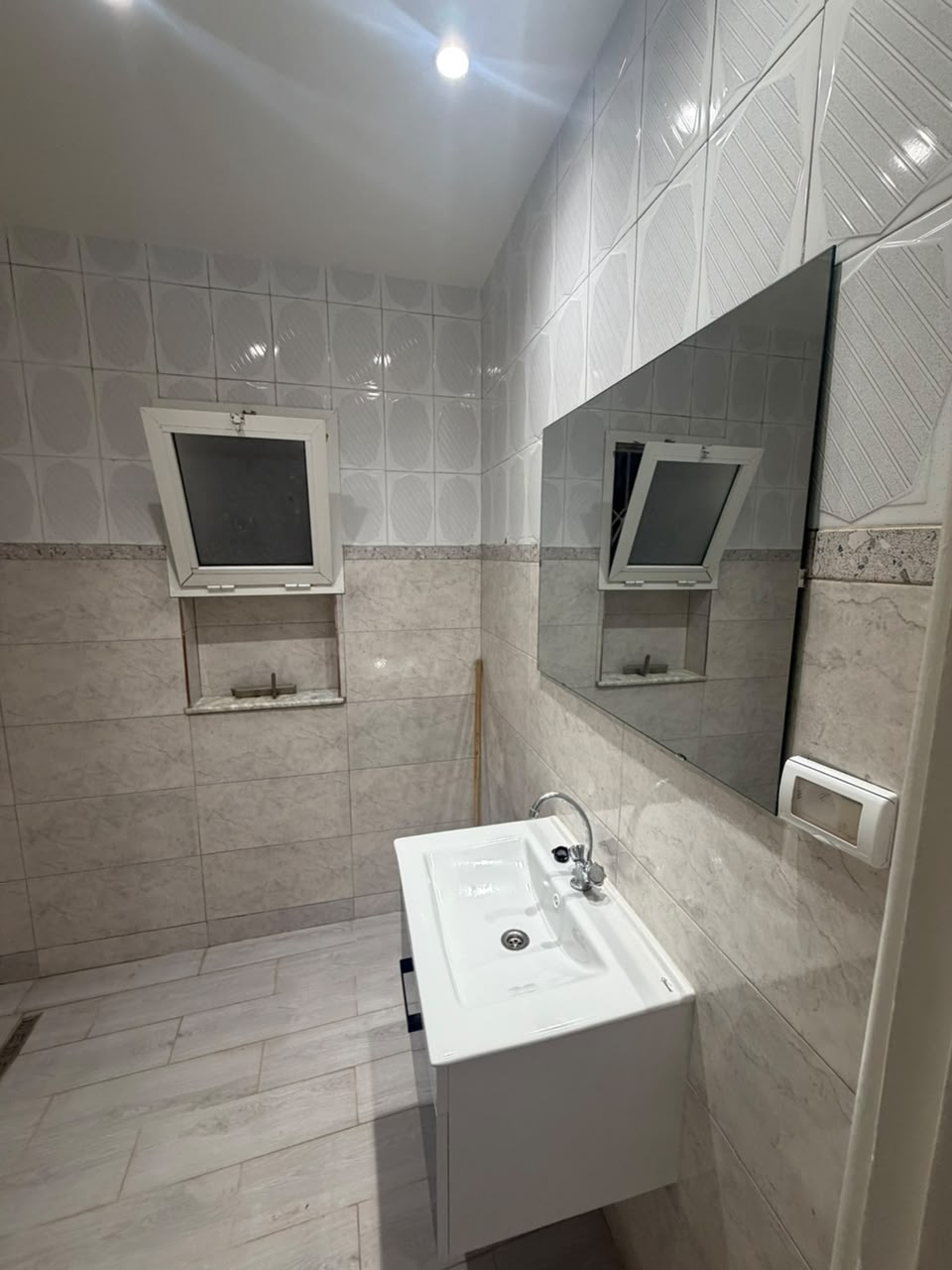 La Soukra&nbsp;Borj Louzir&nbsp;Location&nbsp;Appart. 3 pi�ces&nbsp;Bel appart � borj louzir
