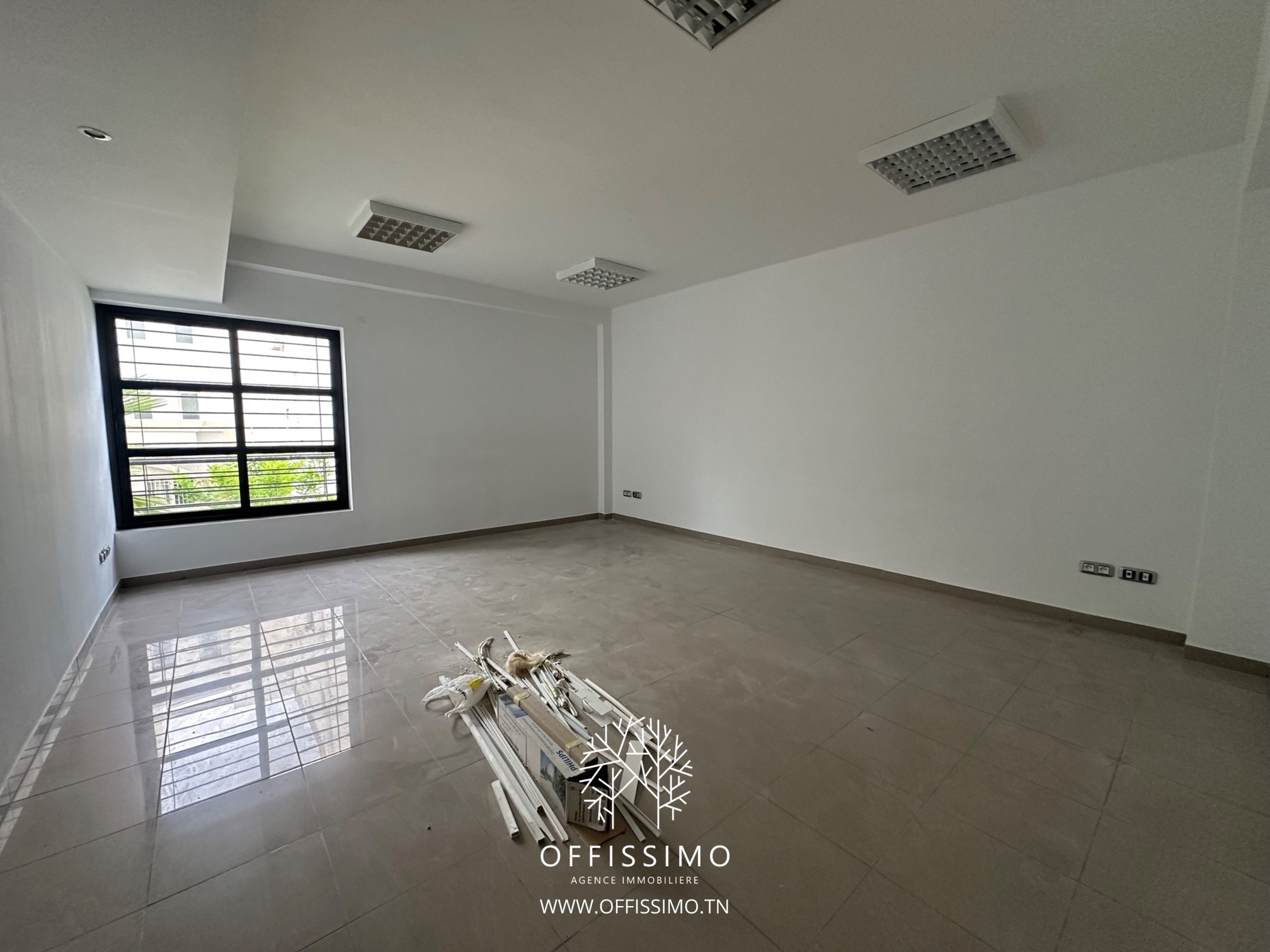 La Marsa&nbsp;Berge Du Lac&nbsp;Location&nbsp;Appart. 3 pi�ces&nbsp;Disponible bureau 160m