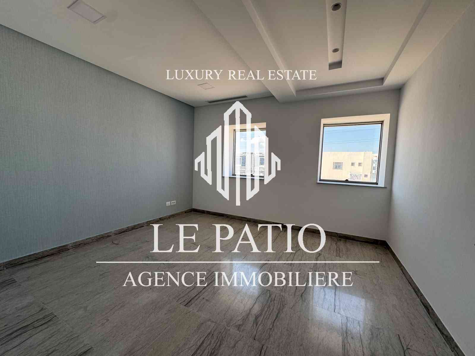 La Marsa&nbsp;Berge Du Lac&nbsp;Location&nbsp;Appart. 4 pi�ces&nbsp;Bureau h4 au lac 3