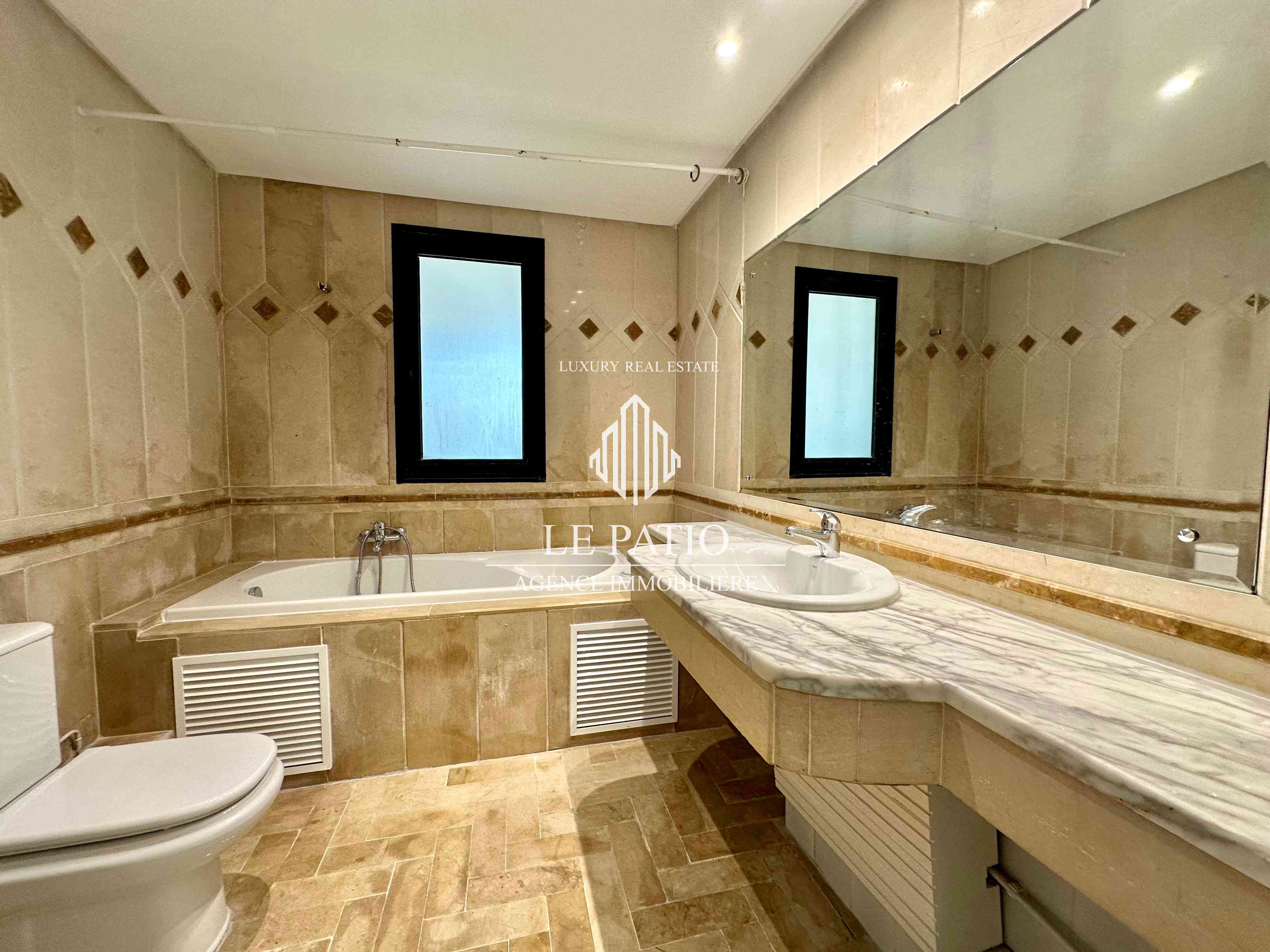 La Marsa&nbsp;Berge Du Lac&nbsp;Location&nbsp;Appart. 4 pi�ces&nbsp;Appartement s3 avec chambre de service au lac 1