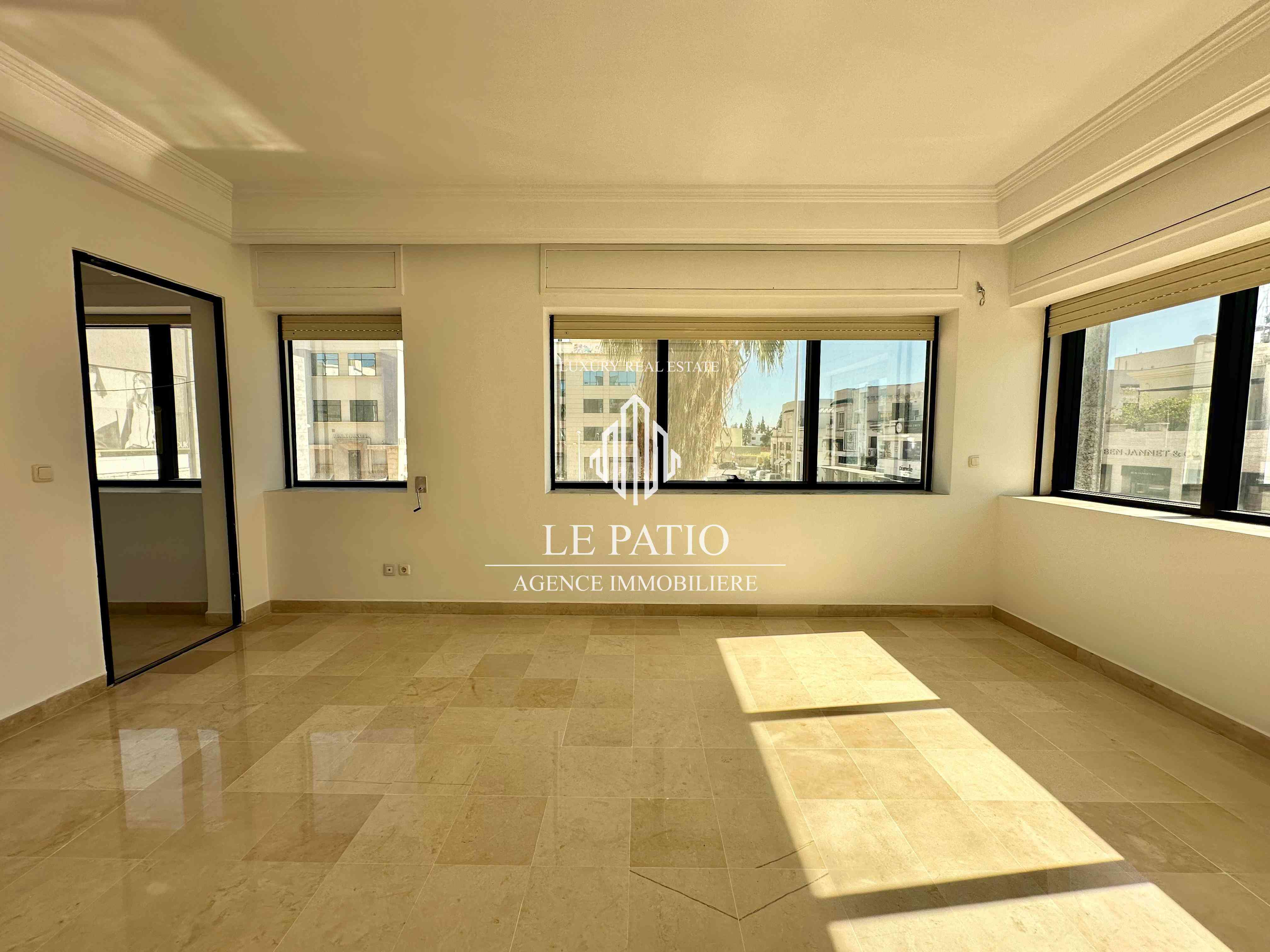 La Marsa&nbsp;Berge Du Lac&nbsp;Location&nbsp;Appart. 4 pi�ces&nbsp;Appartement s3 avec chambre de service au lac 1