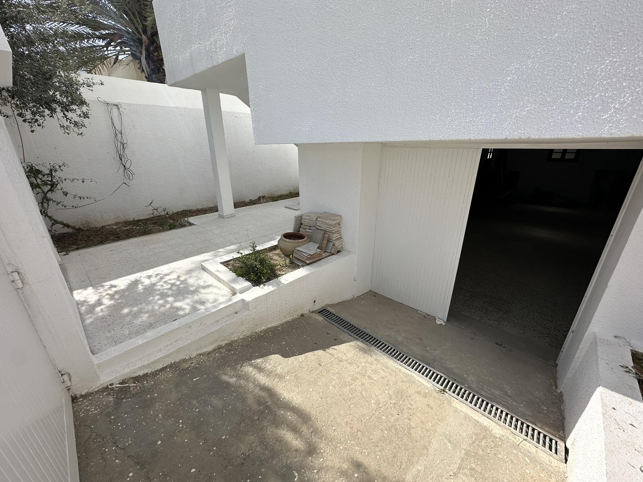 Ariana Ville&nbsp;Riadh Landlous&nbsp;Location&nbsp;Appart. 4 pi�ces&nbsp;Etage de villa s3 avec garage � riadh andalous