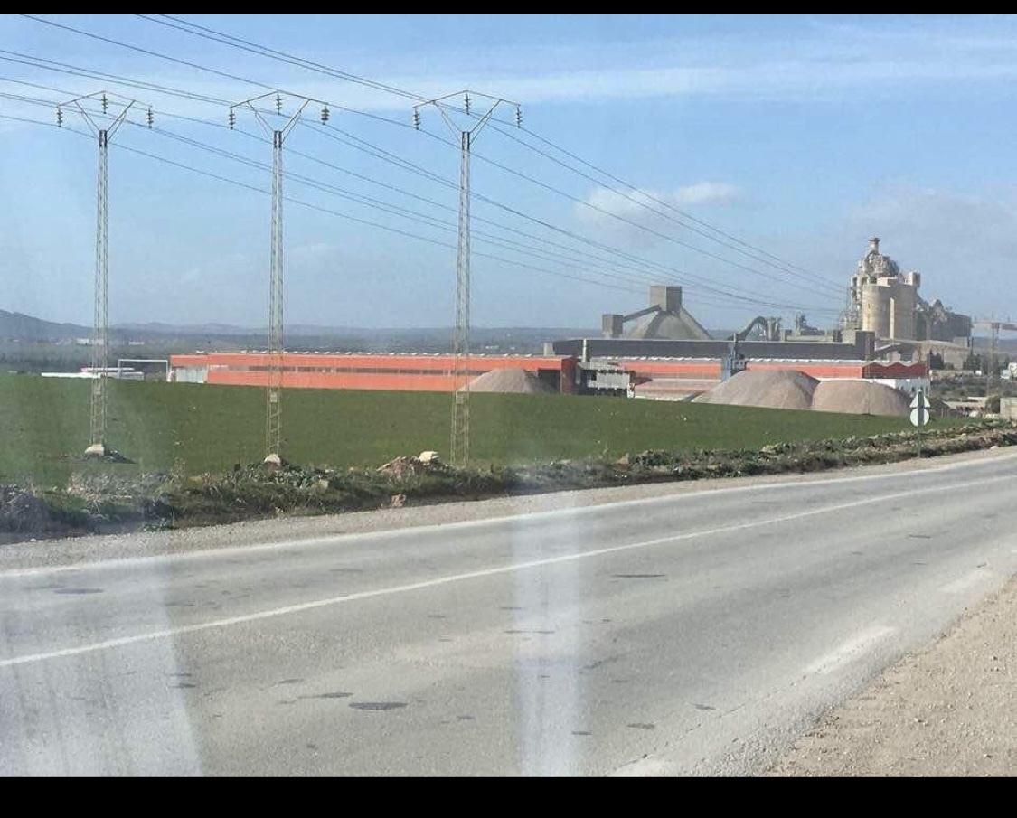 Bir Mcherga&nbsp;Bir Mcherga Gare&nbsp;Terrain&nbsp;Terrain nu&nbsp;1 hect 800 m avec 100 m facade au bord rr 624
