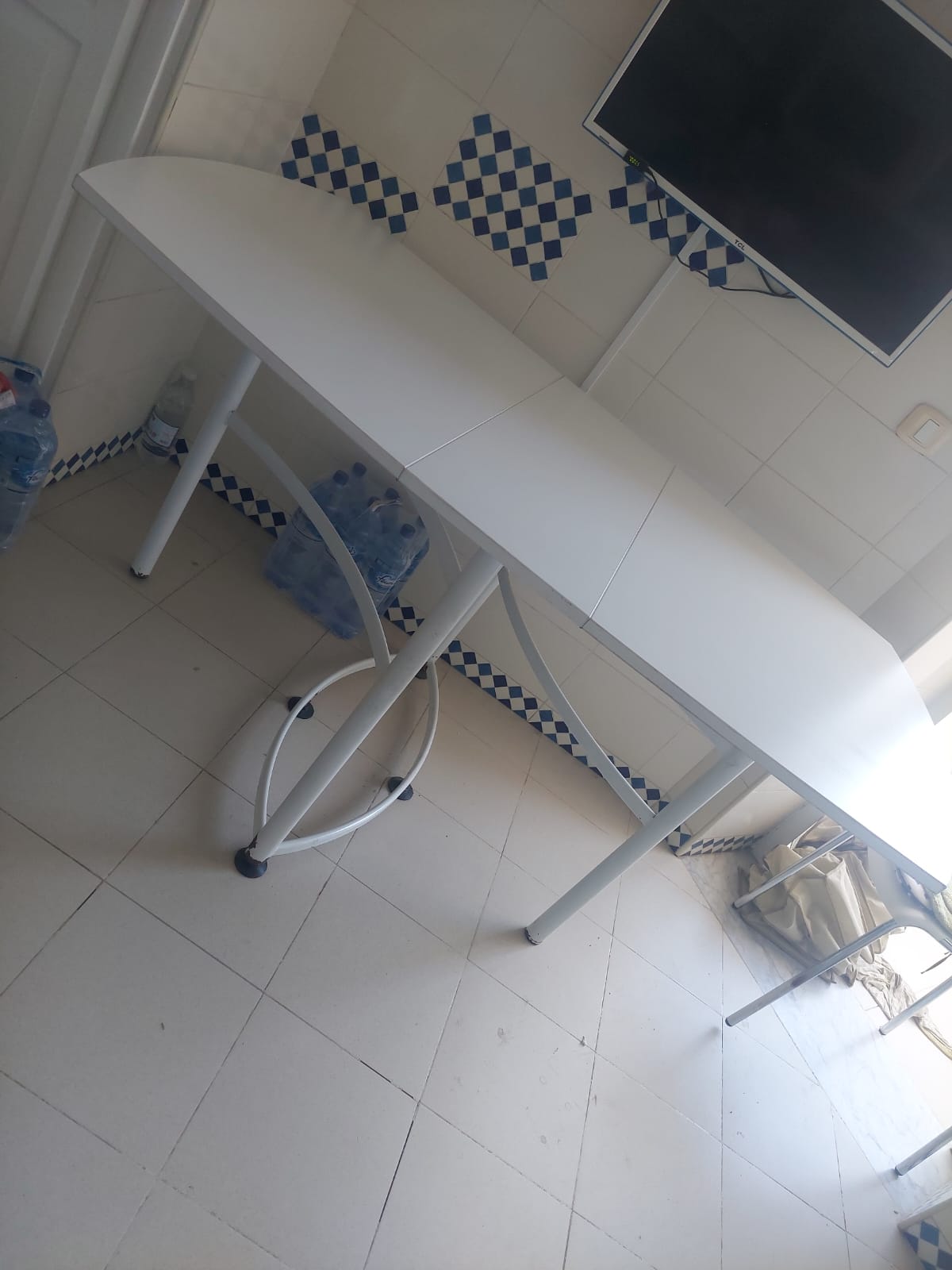Bou Mhel El Bassatine&nbsp;Bou Mhel&nbsp;Meubles de cuisine et salle de bain&nbsp;Tables - Coins Repas&nbsp;Av table de cuisine