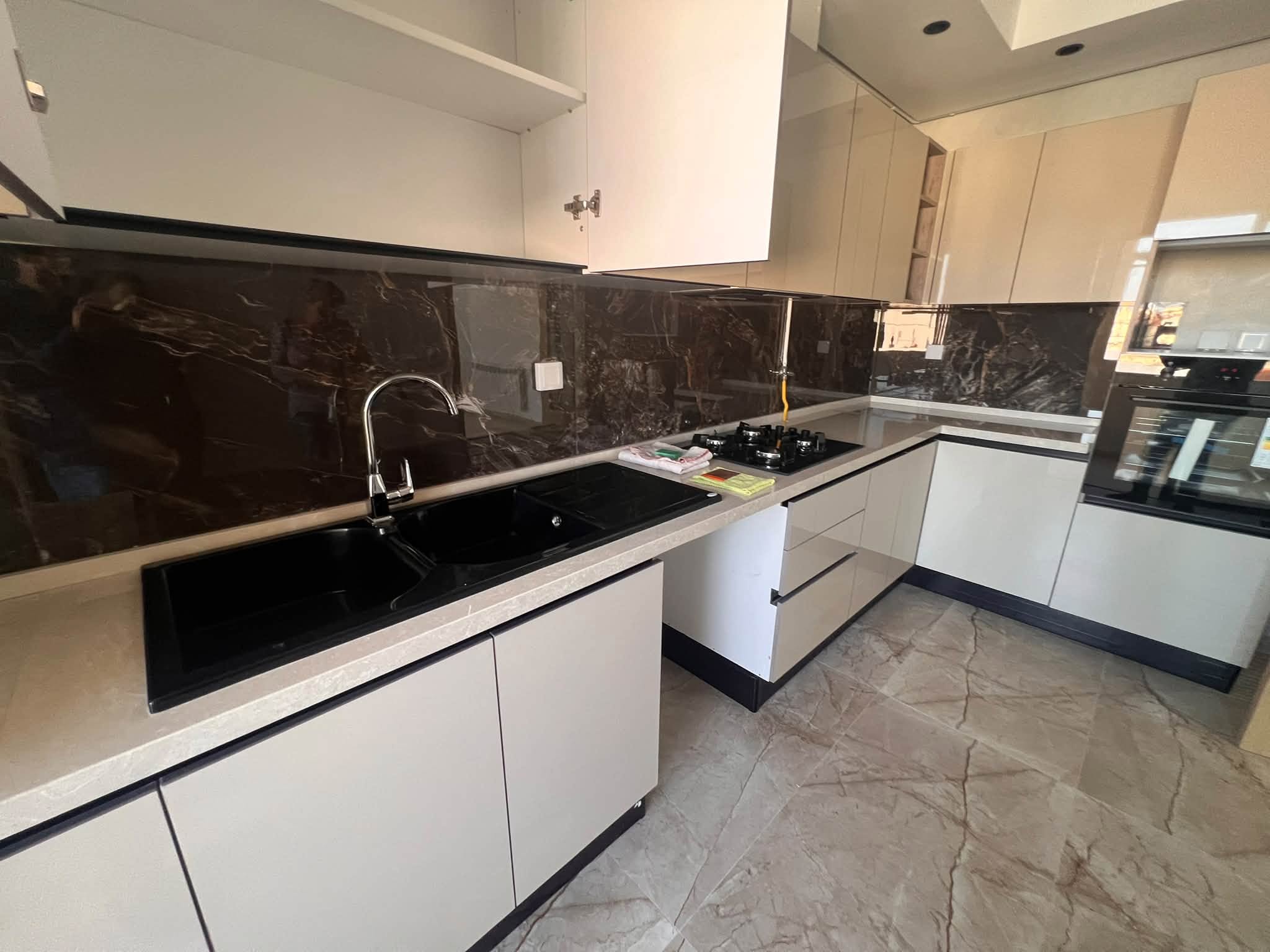 La Soukra&nbsp;La Soukra&nbsp;Location&nbsp;Appart. 4 pi�ces&nbsp;Splus3 haut standing la soukra