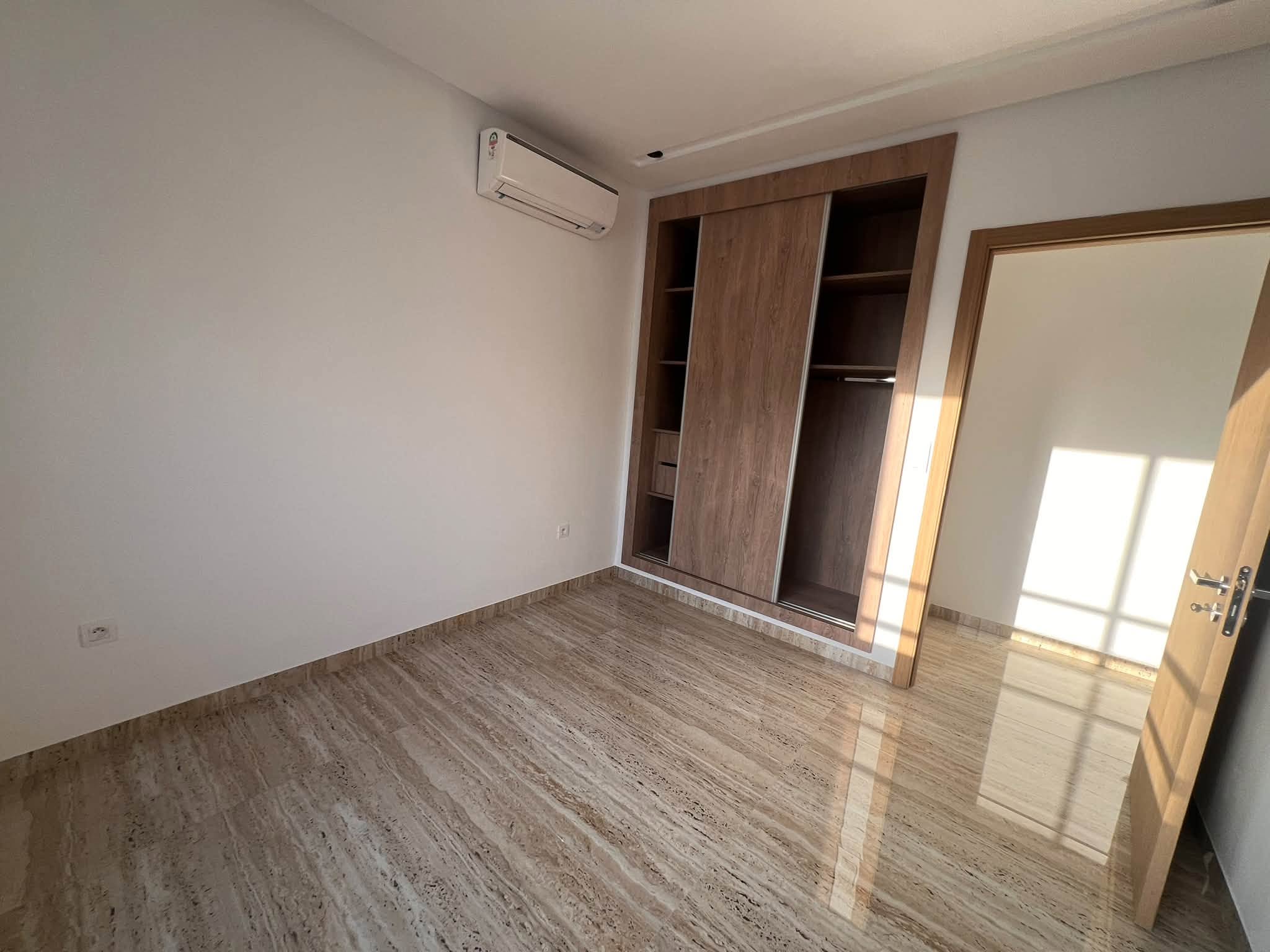 La Soukra&nbsp;La Soukra&nbsp;Location&nbsp;Appart. 4 pi�ces&nbsp;Splus3 haut standing la soukra
