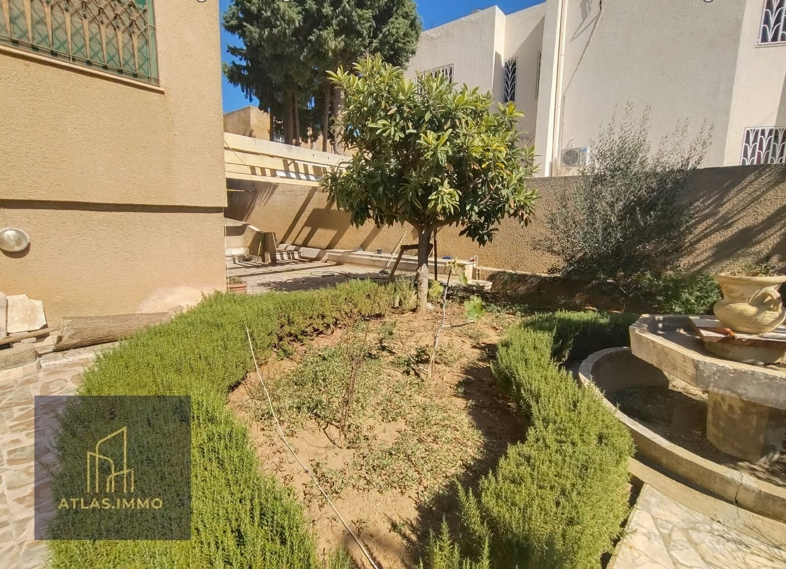 Ariana Ville&nbsp;El Menzah 8&nbsp;Terrain&nbsp;Terrain nu&nbsp;Menzah8 vnt ter 570m2