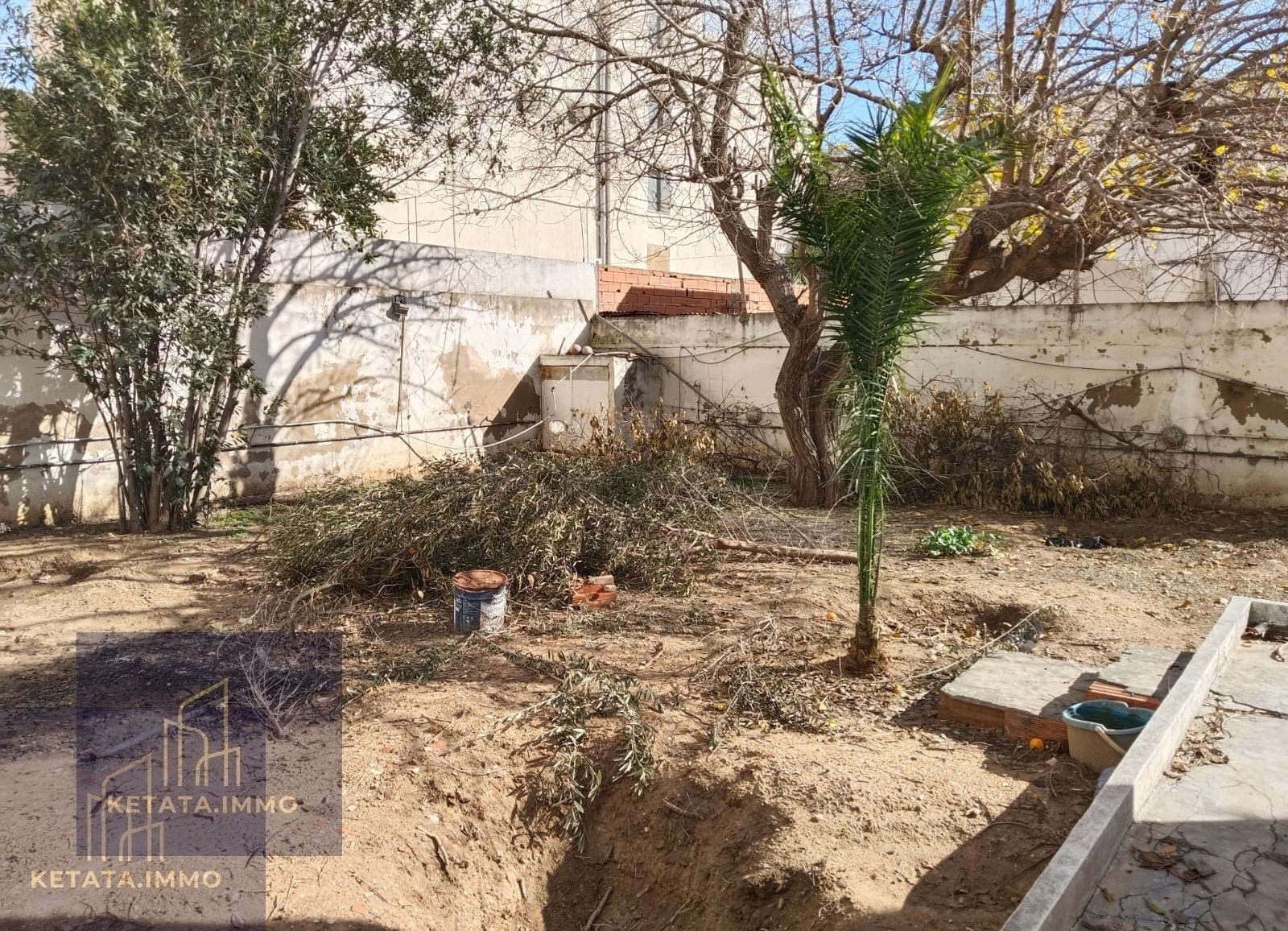 Ariana Ville&nbsp;Cite Ennouzha&nbsp;Terrain&nbsp;Terrain nu&nbsp;Cit� ennozha vnt ter 600 m2