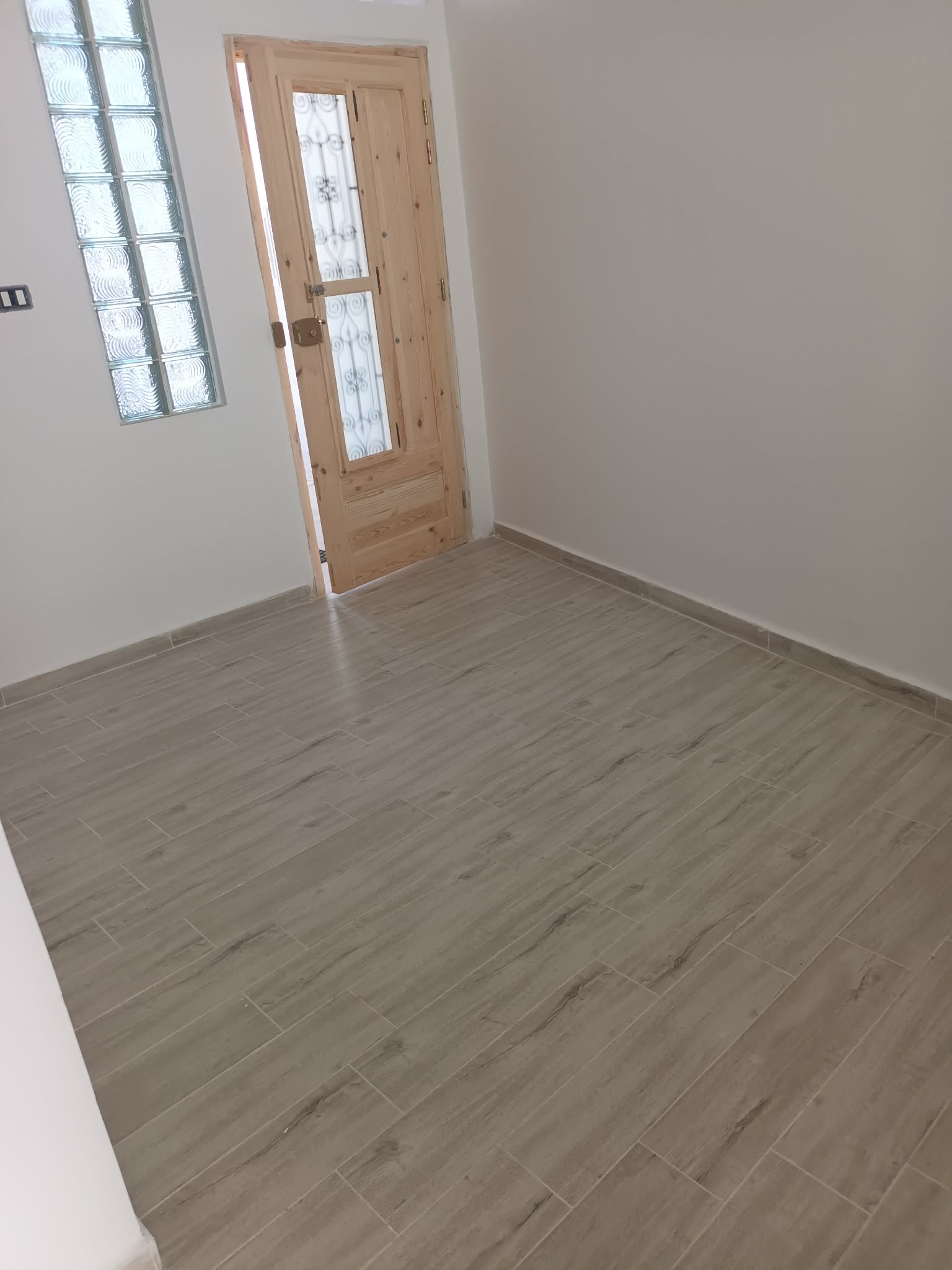 Bizerte Nord&nbsp;Bizerte&nbsp;Location&nbsp;Appart. 1 pi�ce&nbsp;Un bureau au rdc en plein centre ville bizerte