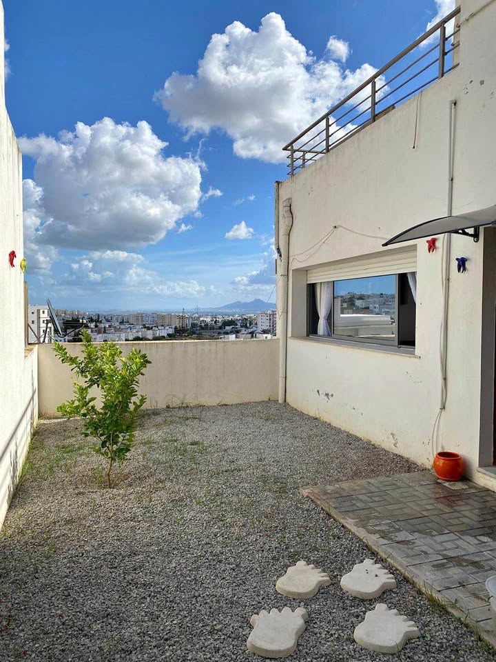 Mnihla&nbsp;Jardins d'el Menzah&nbsp;Location&nbsp;Appart. 2 pi�ces&nbsp;Un spacieux studio s1 hs � jardin d'elmenzah1