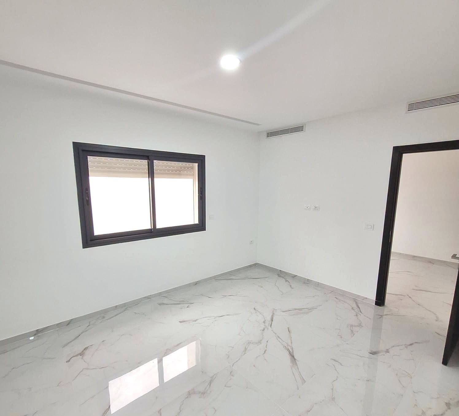 Ariana Ville&nbsp;Cite Ennasr 2&nbsp;Bureaux & Commerces&nbsp;Bureau&nbsp;Bureau h1 haut standing