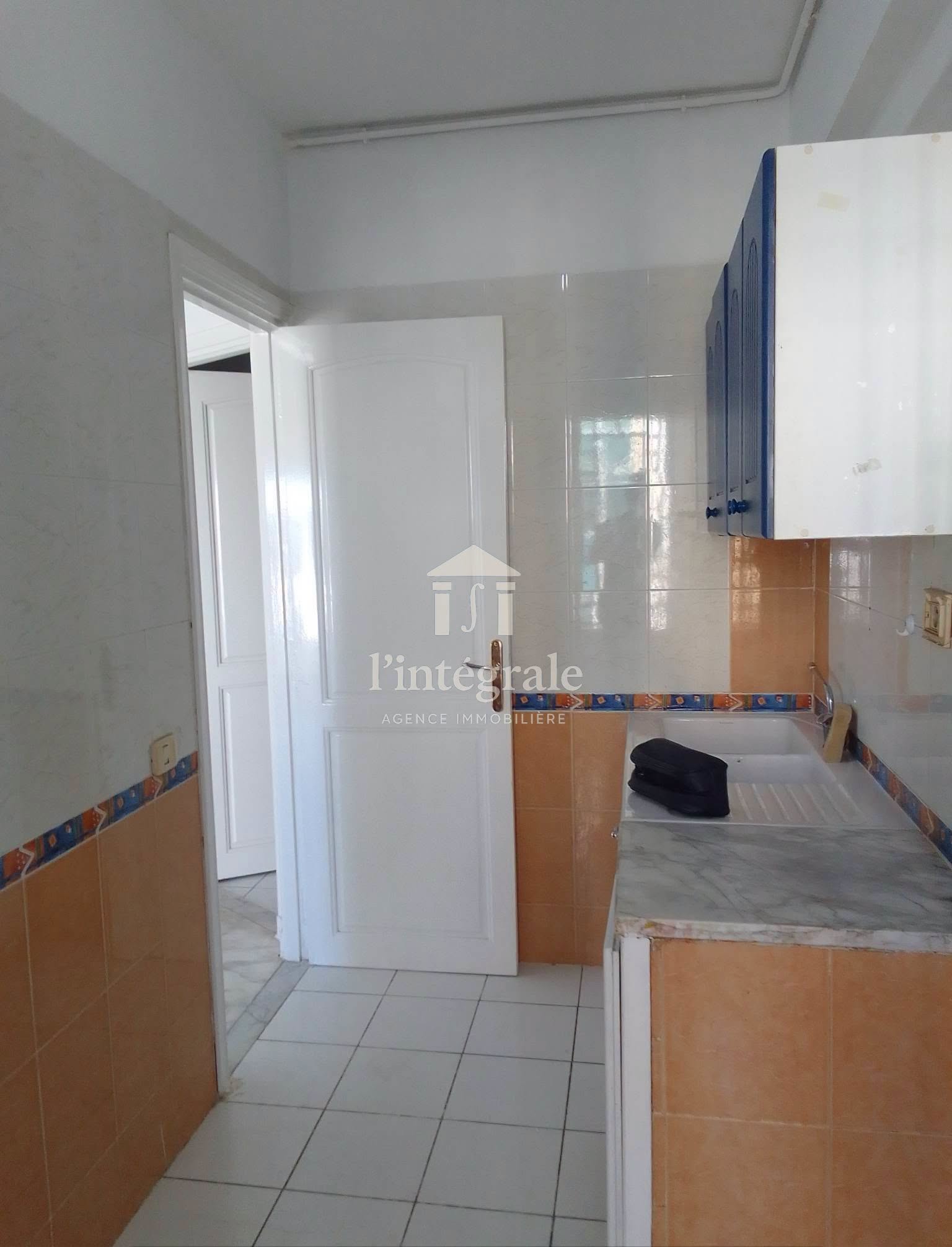Ariana Ville&nbsp;Cite Ennasr 2&nbsp;Location&nbsp;Appart. 3 pi�ces&nbsp;S2 avec place de parking