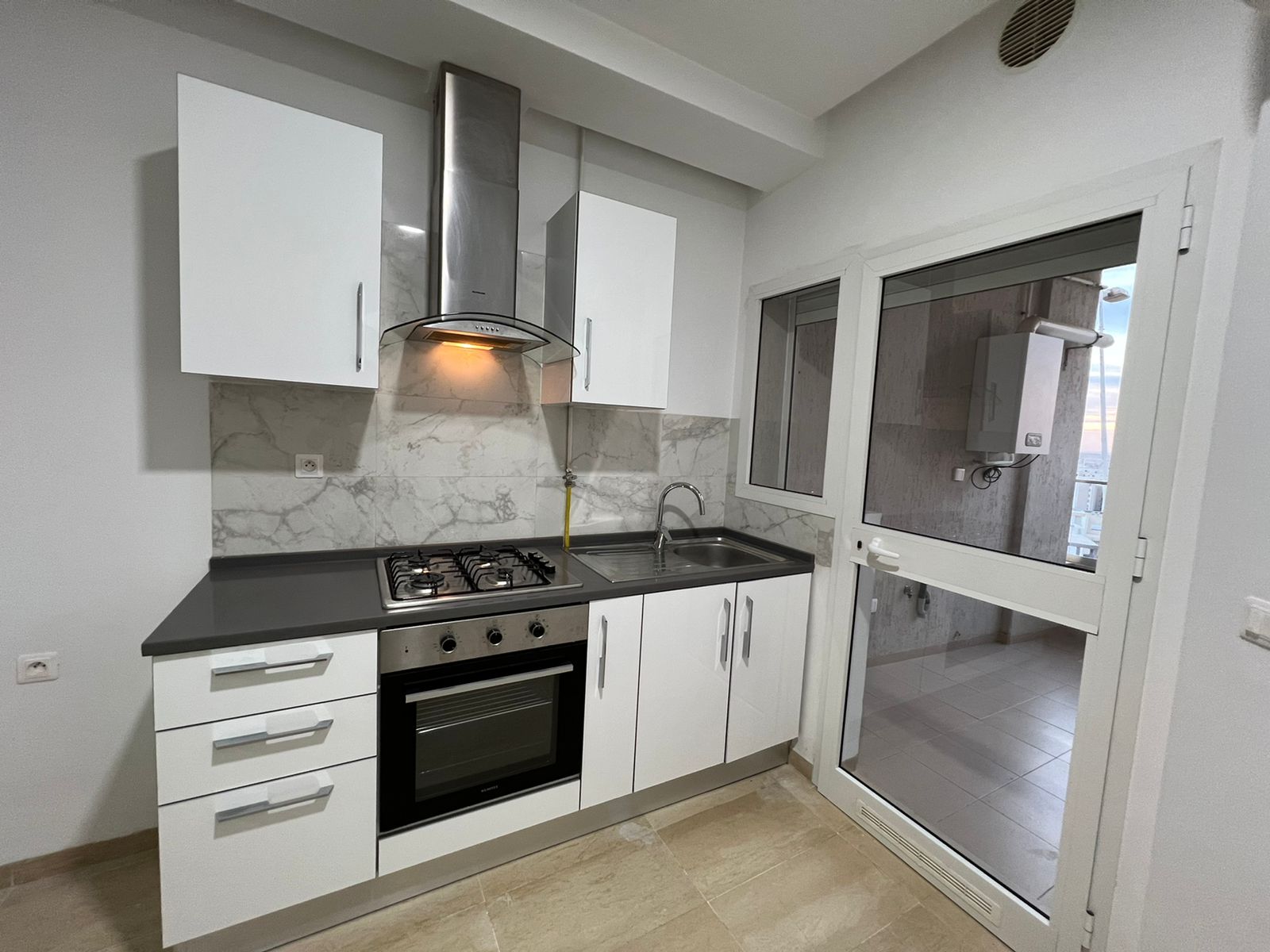Mnihla&nbsp;Jardins d'el Menzah&nbsp;Location&nbsp;Appart. 3 pi�ces&nbsp;Appartement s 1 jardin d'el menzah