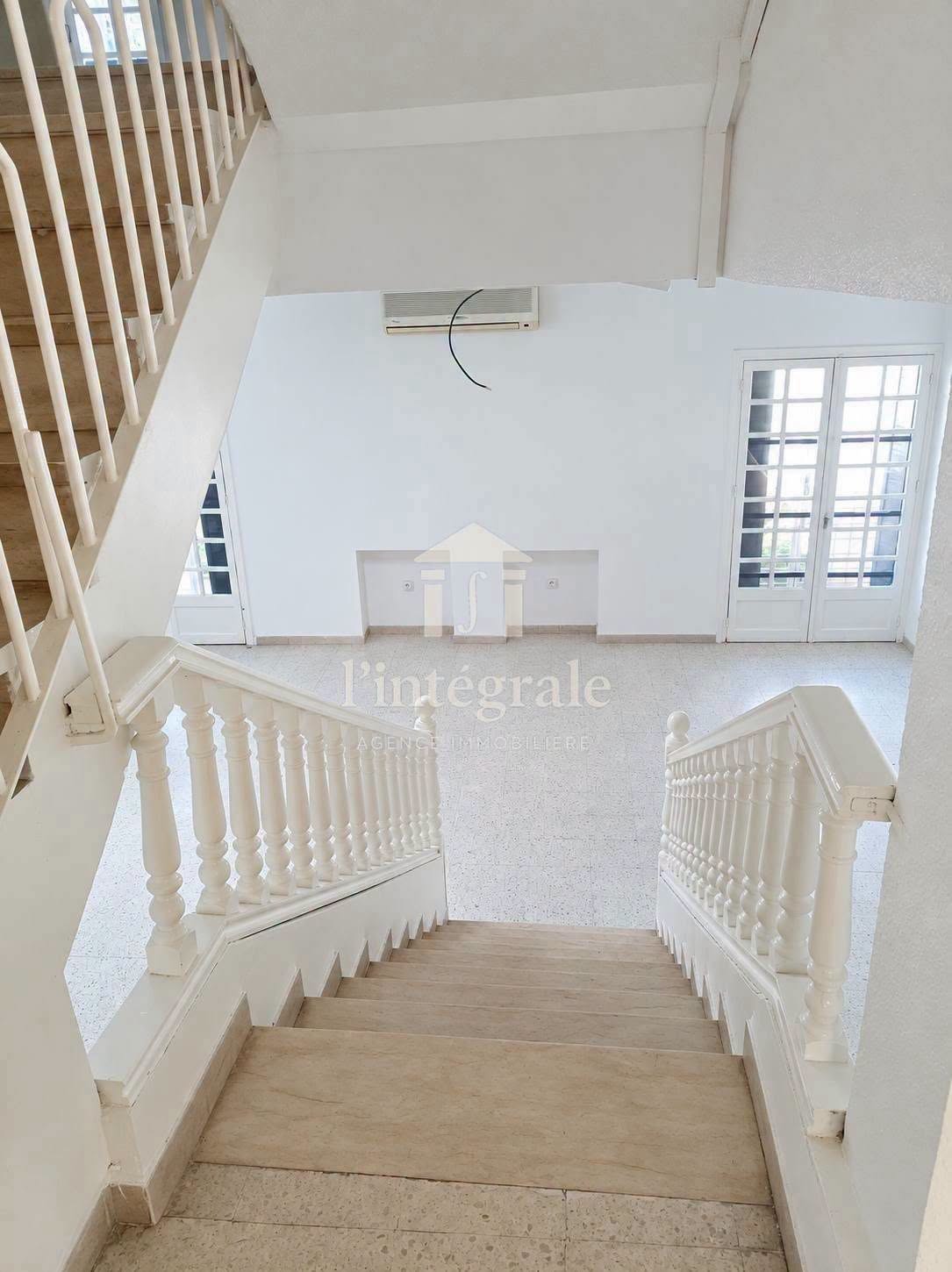 El Menzah&nbsp;El Manar 2&nbsp;Location&nbsp;Maisons&nbsp;Triplex s7 � usage habitation ou bureautique