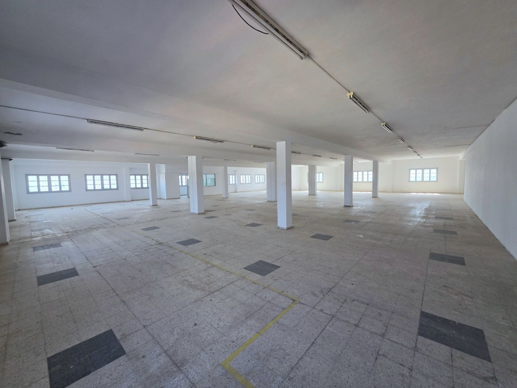Megrine&nbsp;Cite Founiz&nbsp;Bureaux & Commerces&nbsp;Fond de Commerce&nbsp;Local industriel de 800 m � m�grine