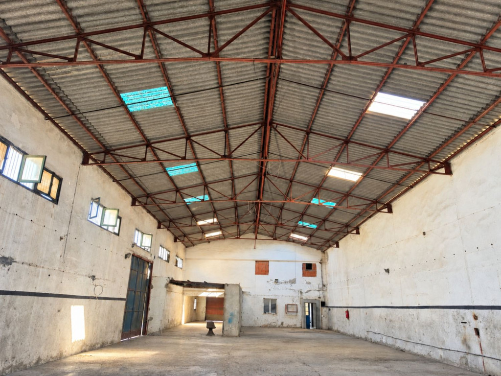 Ben Arous&nbsp;Ben Arous&nbsp;Bureaux & Commerces&nbsp;Fond de Commerce&nbsp;D�p�t de stockage sur terrain denviron 1 00 m