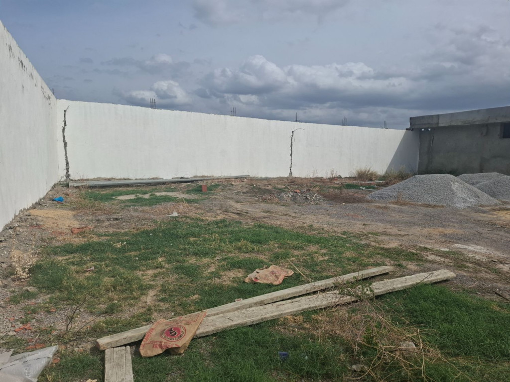 Ben Arous&nbsp;Ben Arous&nbsp;Terrain&nbsp;Terrain nu&nbsp;A un terrain de 337m2 lotissement eleuch