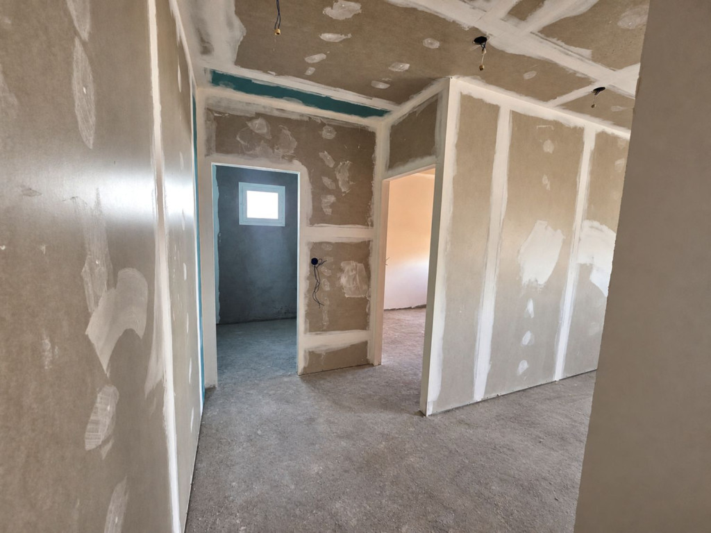 El Mourouj&nbsp;Bir El Kassaa&nbsp;Bureaux & Commerces&nbsp;Bureau&nbsp;Bureau commercial � 80 m avec balcon