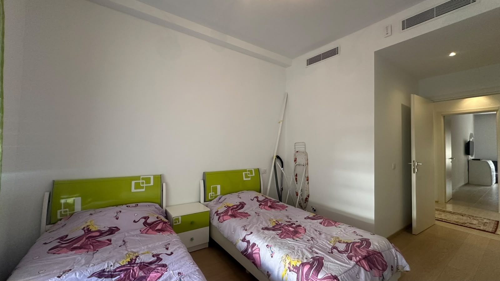 La Marsa&nbsp;Berge Du Lac&nbsp;Vente&nbsp;Appart. 3 pi�ces&nbsp;Appartement s2 de 115 m2 avec parking au lac 2