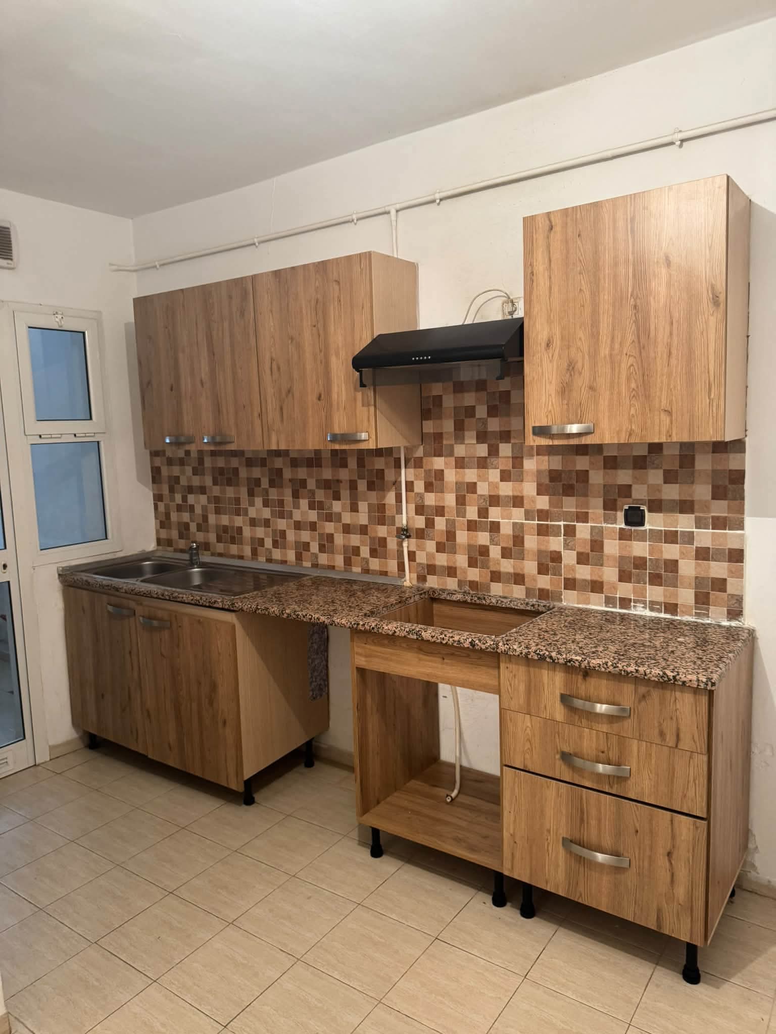 El Mourouj&nbsp;El Mourouj&nbsp;Location&nbsp;Appart. 3 pi�ces&nbsp;Appartement m 4 en face metro