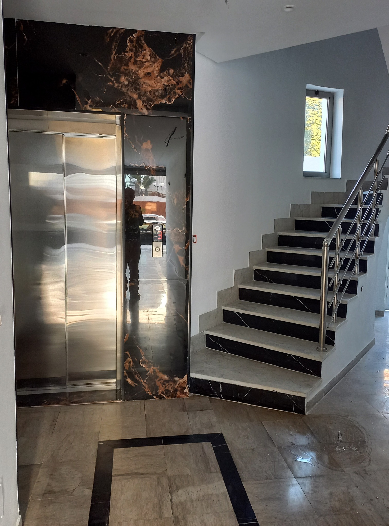 Raoued&nbsp;Ariana Essoughra&nbsp;Bureaux & Commerces&nbsp;Bureau&nbsp;Cabinets m�dicaux