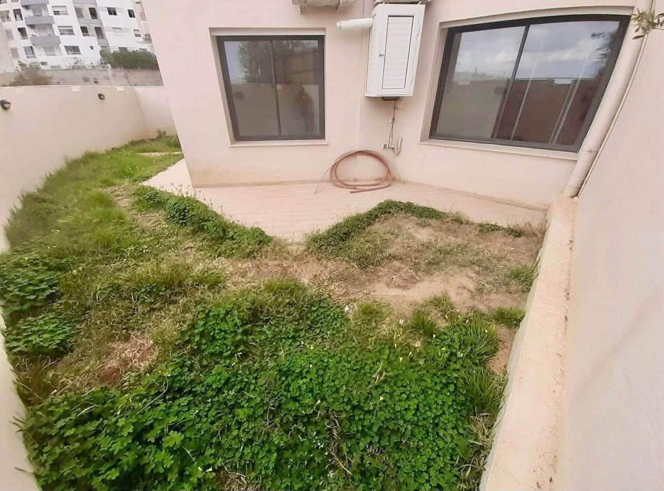 Ariana Ville&nbsp;Cite Ennasr 2&nbsp;Vente&nbsp;Appart. 3 pi�ces&nbsp;S2 avec jardin au rdc 450 md
