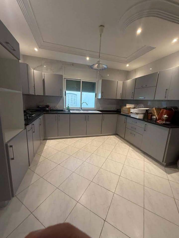 Raoued&nbsp;Ariana Essoughra&nbsp;Location&nbsp;Appart. 5 pi�ces+&nbsp;Etage s4 2000 d ariana essoughra