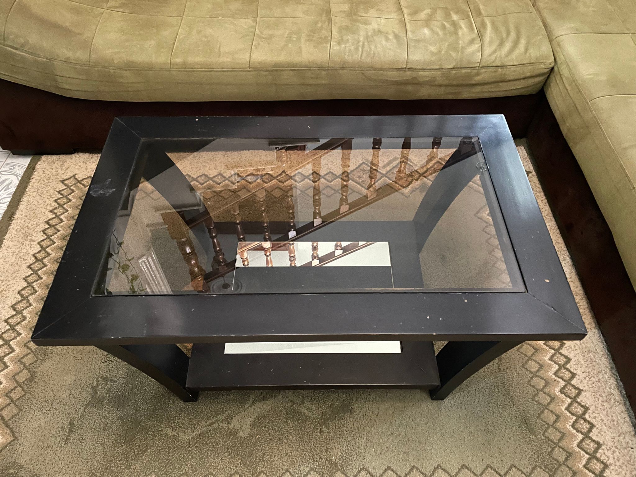 Ariana Ville&nbsp;Ariana&nbsp;Salon - Salle � manger &nbsp;Salons&nbsp;Salon coin en l et table basse tres bon etat