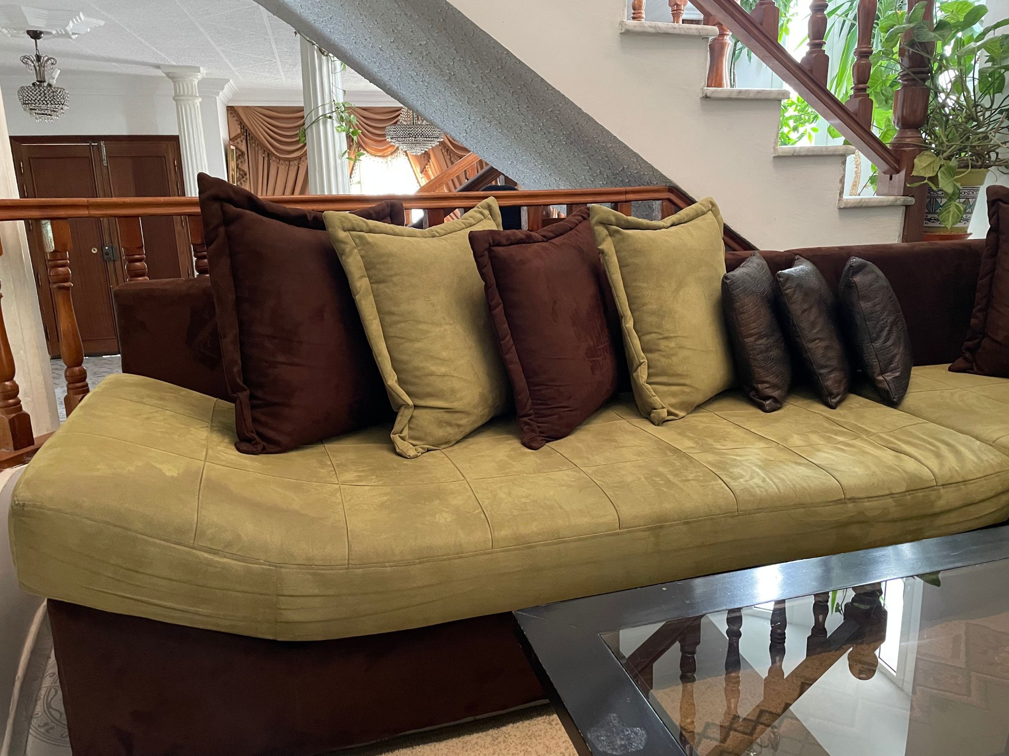 Ariana Ville&nbsp;Ariana&nbsp;Salon - Salle � manger &nbsp;Salons&nbsp;Salon coin en l et table basse tres bon etat