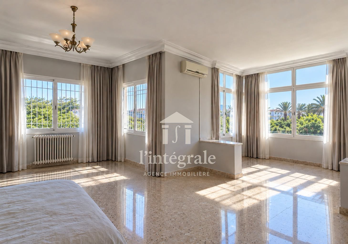 La Soukra&nbsp;Chotrana 3&nbsp;Vente&nbsp;Maisons&nbsp;Villa de prestige  avec piscine