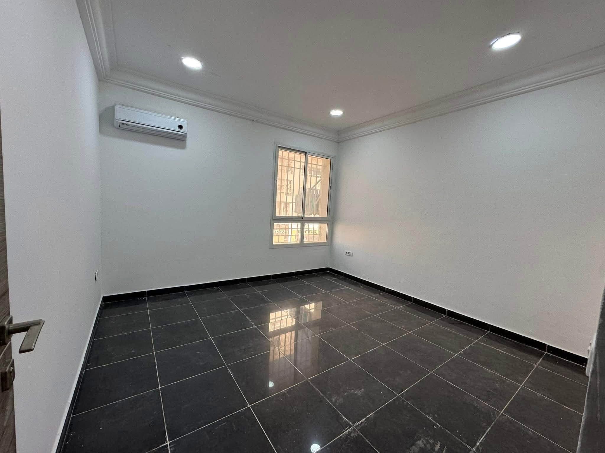 Ariana Ville&nbsp;Cite Ennasr 2&nbsp;Location&nbsp;Appart. 3 pi�ces&nbsp;Bureau h3 1500 ennasr 2