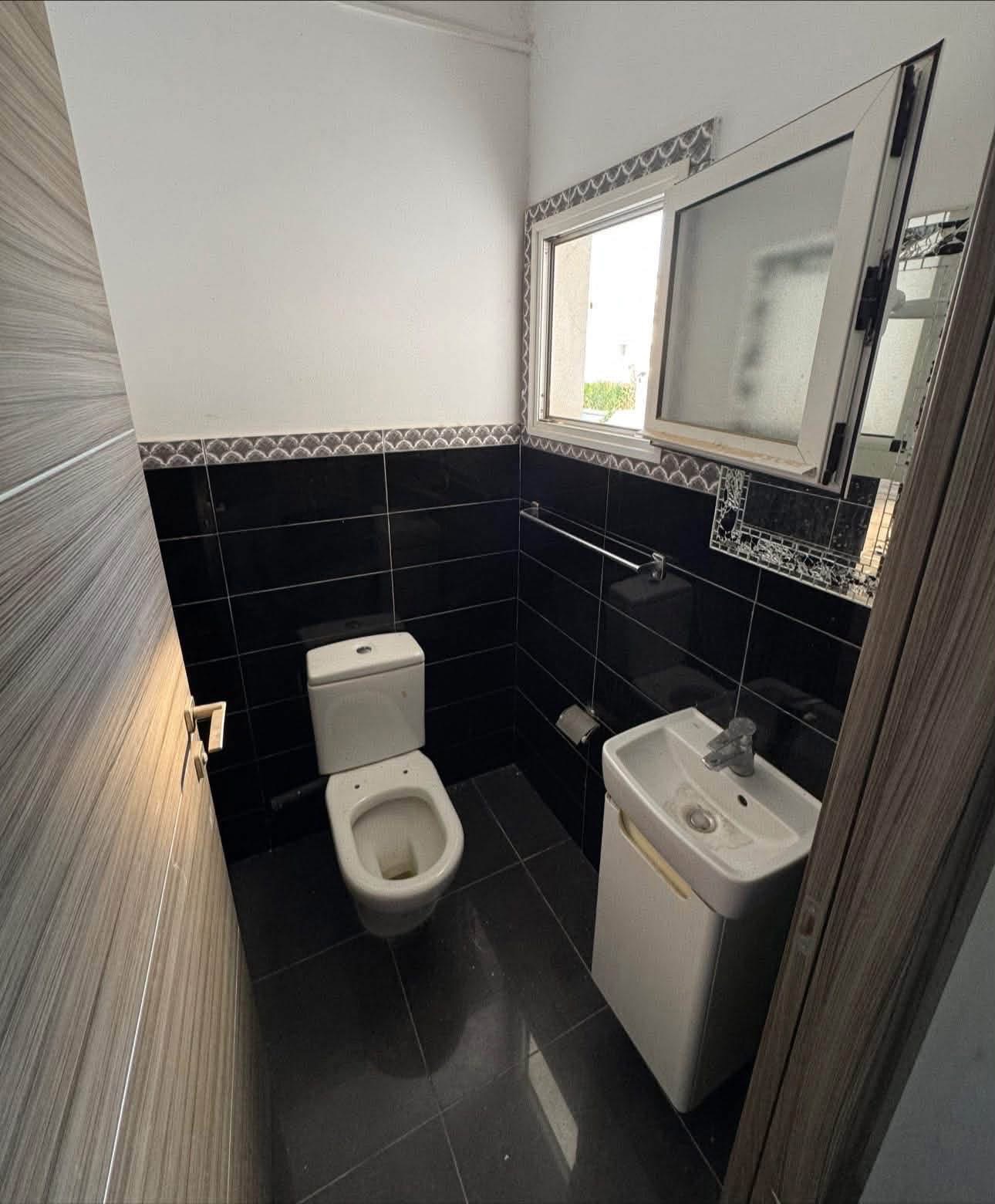 Ariana Ville&nbsp;Cite Ennasr 2&nbsp;Location&nbsp;Appart. 3 pi�ces&nbsp;Bureau h3 1500 ennasr 2