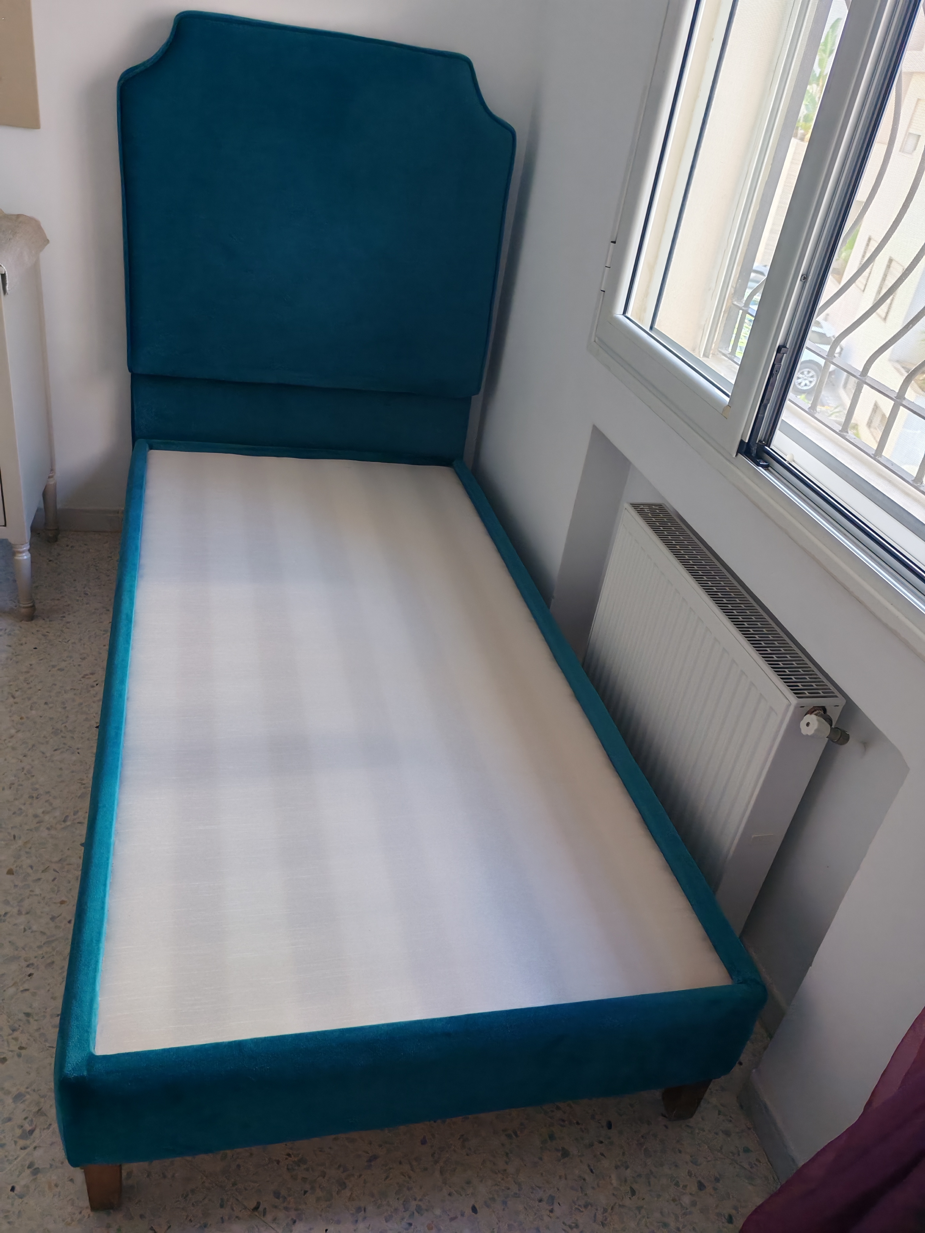 Ain Zaghouan&nbsp;Ain Zaghouan&nbsp;Chambres � coucher&nbsp;Lits&nbsp;Deux lits en excellent �tat sans matelas