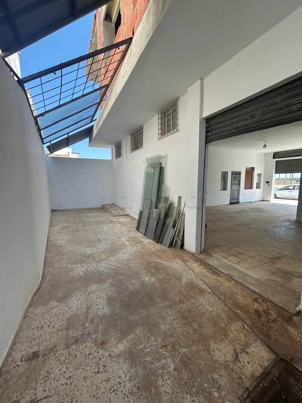 Hammam Chatt&nbsp;Borj Cedria&nbsp;Bureaux & Commerces&nbsp;Atelier,Garage&nbsp;Depot 100m a borj cedria