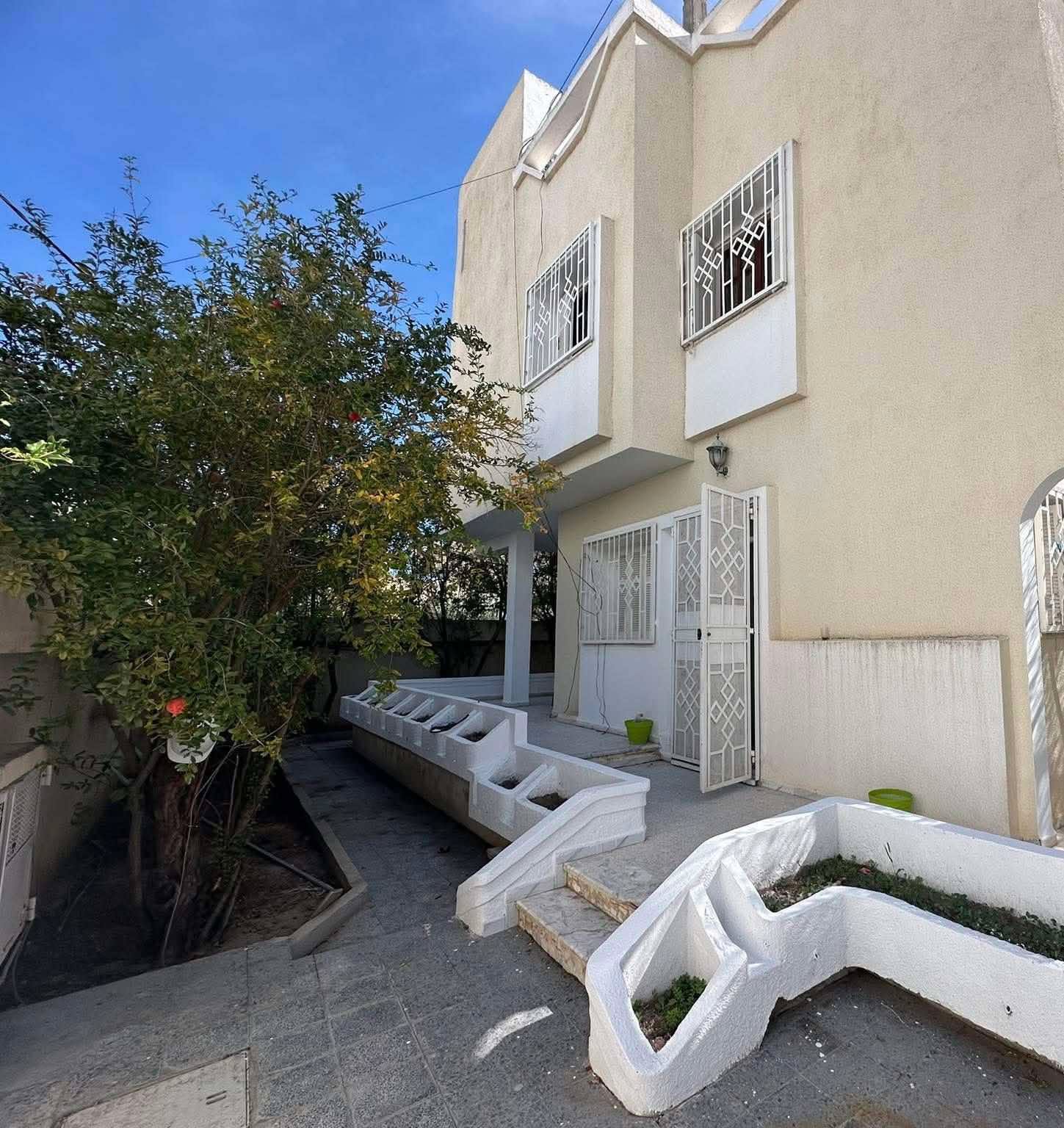 Ezzahra&nbsp;Ezzahra&nbsp;Location&nbsp;Appart. 3 pi�ces&nbsp;Duplex  s3 meuble a ezzahra