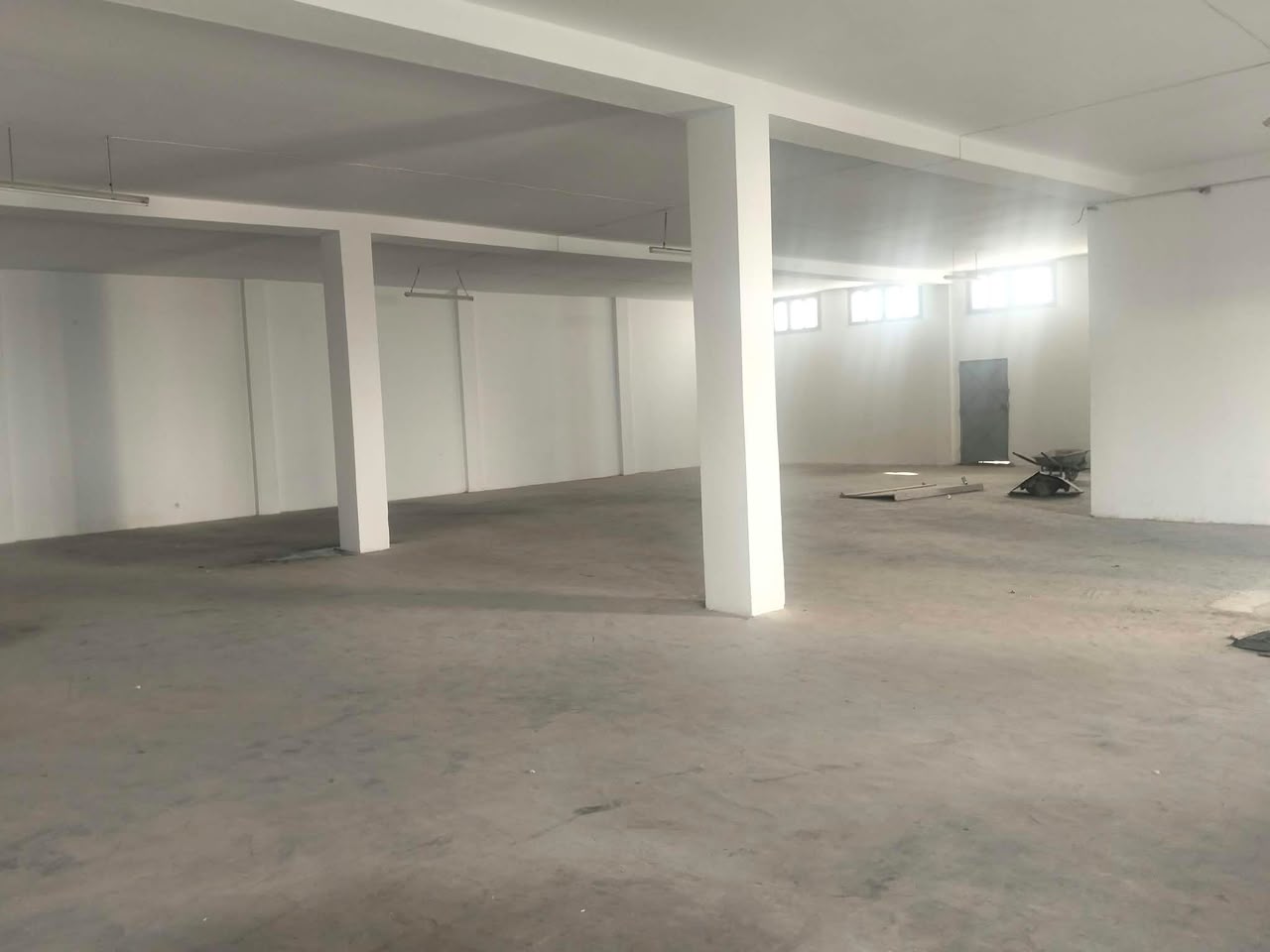 La Soukra&nbsp;Chotrana 1&nbsp;Location&nbsp;Surfaces&nbsp;D�p�t de stockage  � choutrana 01
