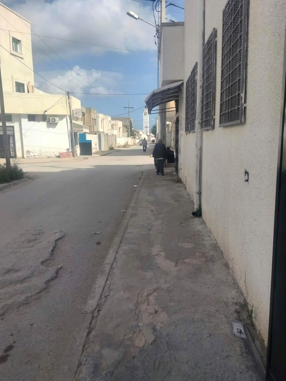 La Soukra&nbsp;Chotrana 1&nbsp;Location&nbsp;Surfaces&nbsp;D�p�t de stockage  � choutrana 01