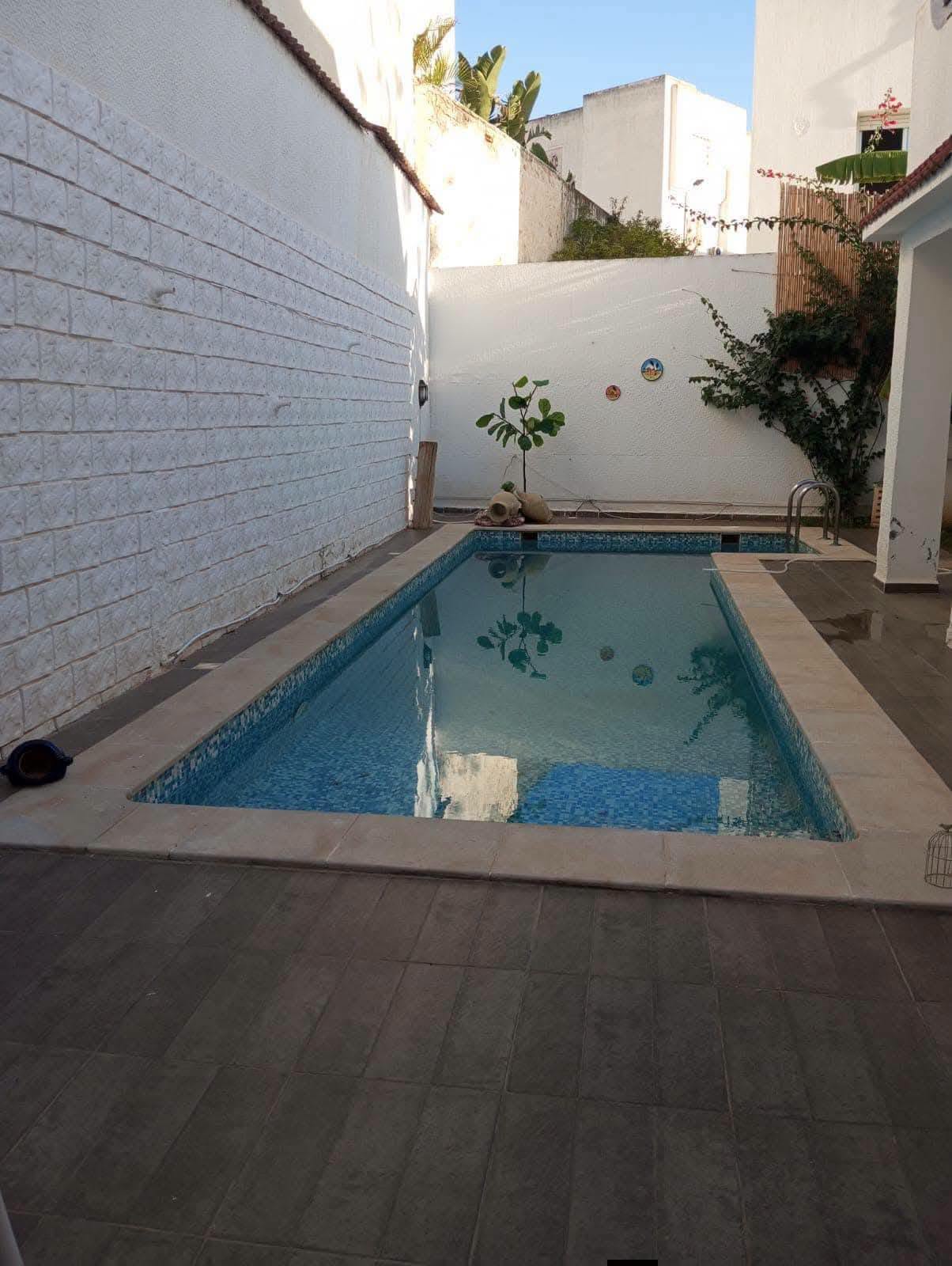Ariana Ville&nbsp;Cite Ennasr 2&nbsp;Location&nbsp;Maisons&nbsp;Villa 2s avec piscine ennaser 2