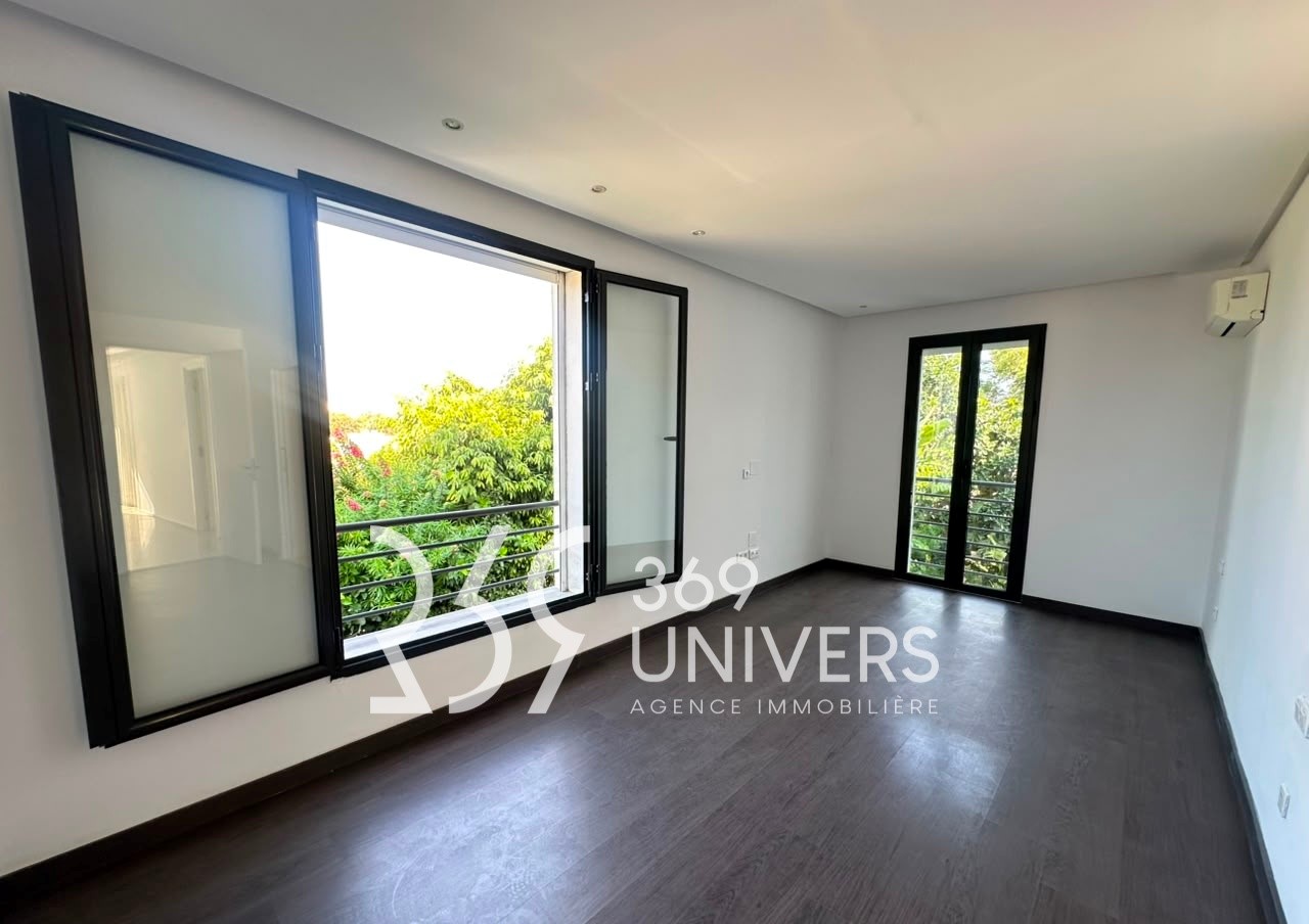 La Marsa&nbsp;Gammart&nbsp;Location&nbsp;Maisons&nbsp;Triplex avec jardin � gammarth ref rd053
