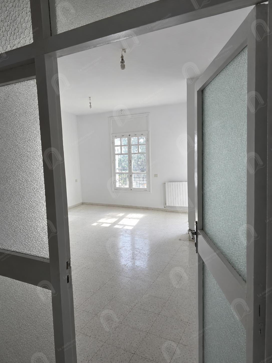 Ariana Ville&nbsp;Cite Ennasr 1&nbsp;Vente&nbsp;Appart. 4 pi�ces&nbsp;Un appartement s3 � cit� ennasr