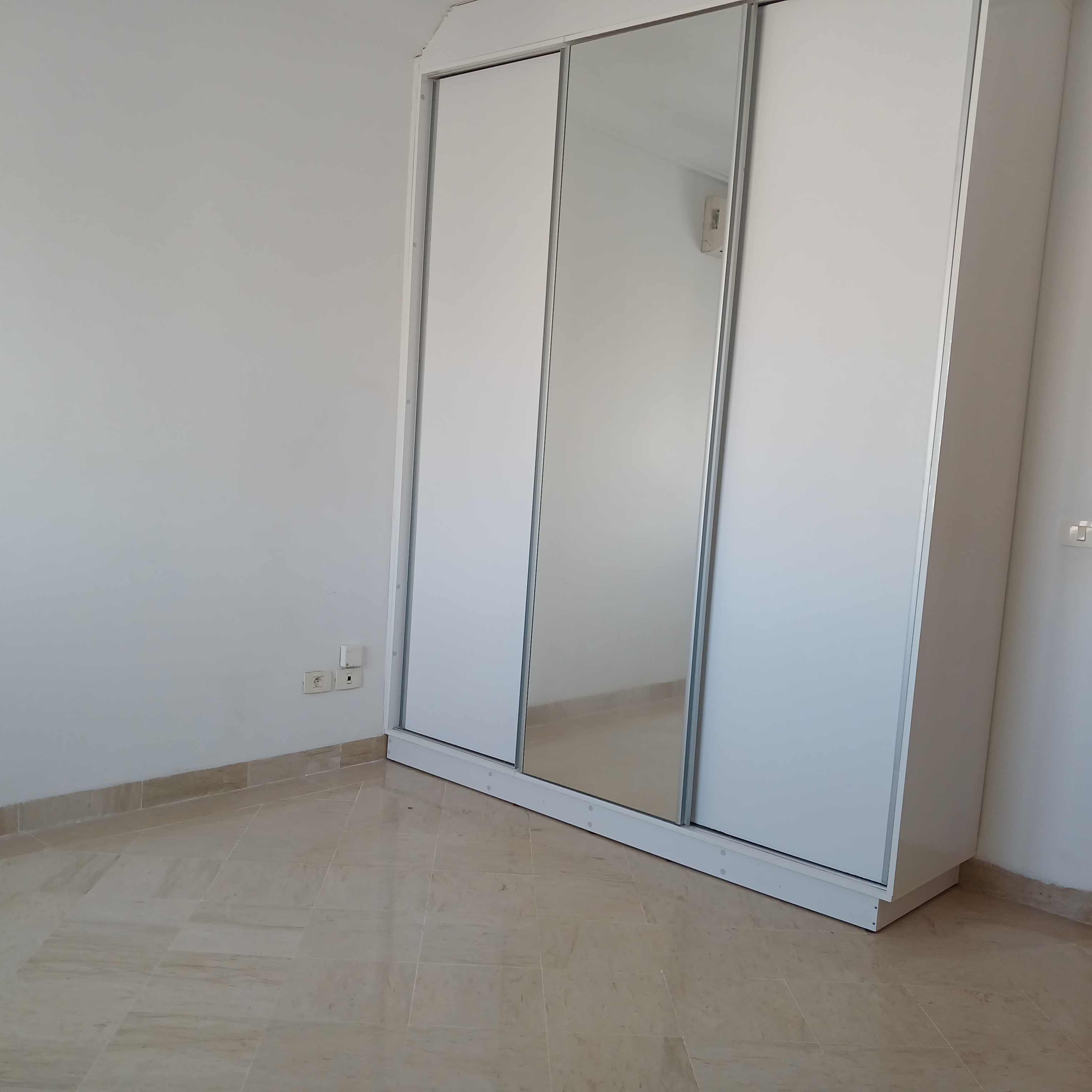 La Soukra&nbsp;La Soukra&nbsp;Location&nbsp;Appart. 2 pi�ces&nbsp;Pour jeune couple