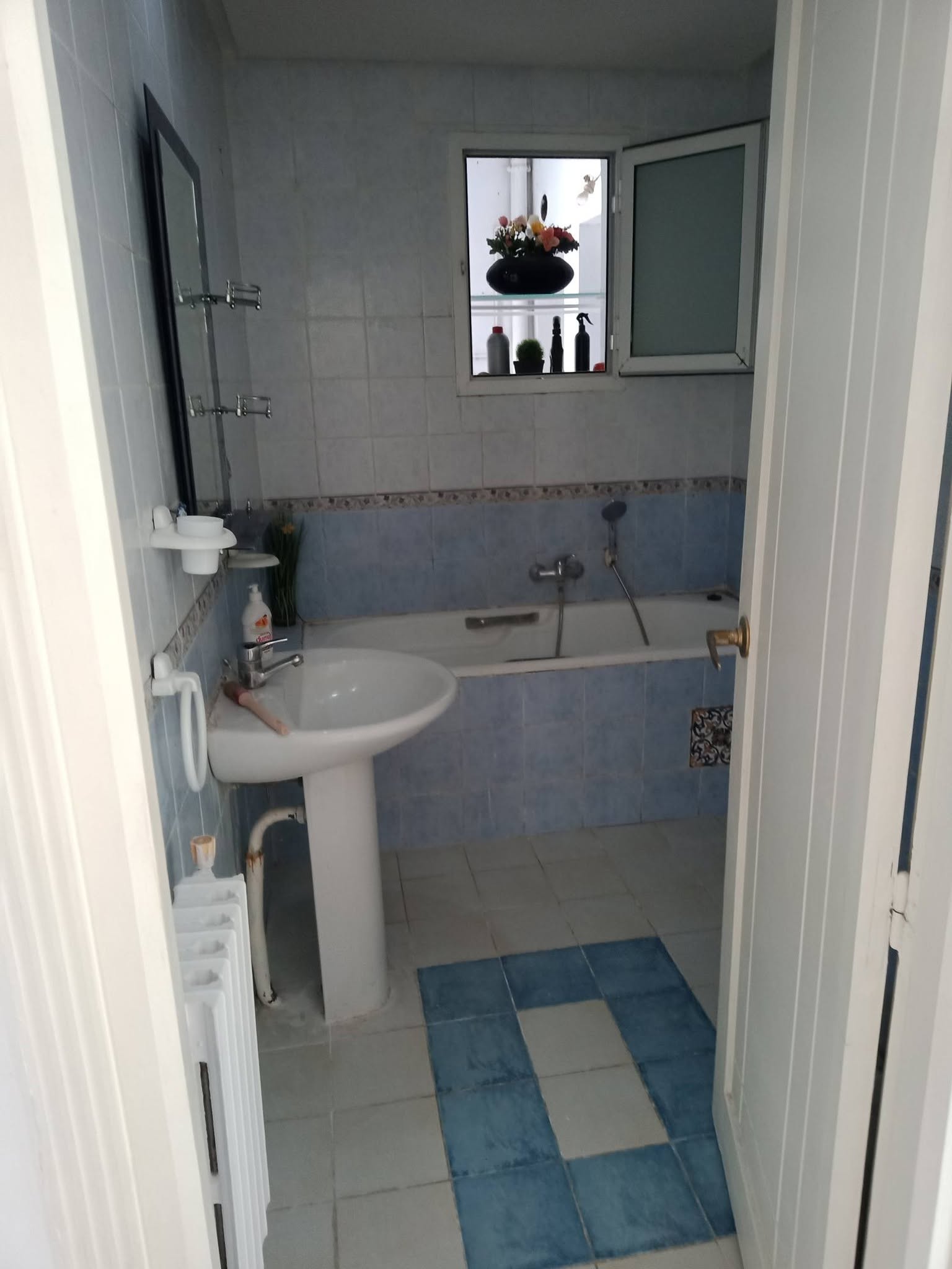 La Marsa&nbsp;El Aouina&nbsp;Location&nbsp;Appart. 4 pi�ces&nbsp;Al s3 aouina cot� ha