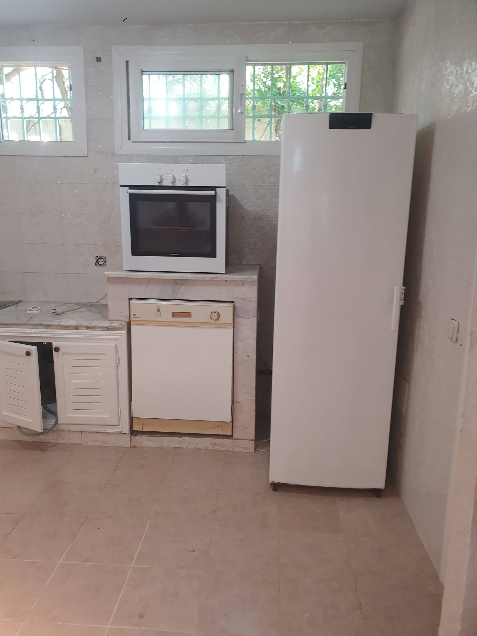 El Menzah&nbsp;El Manar 1&nbsp;Location&nbsp;Appart. 1 pi�ce&nbsp;Beaux rdc de villa avec un entr�e ind�pendant