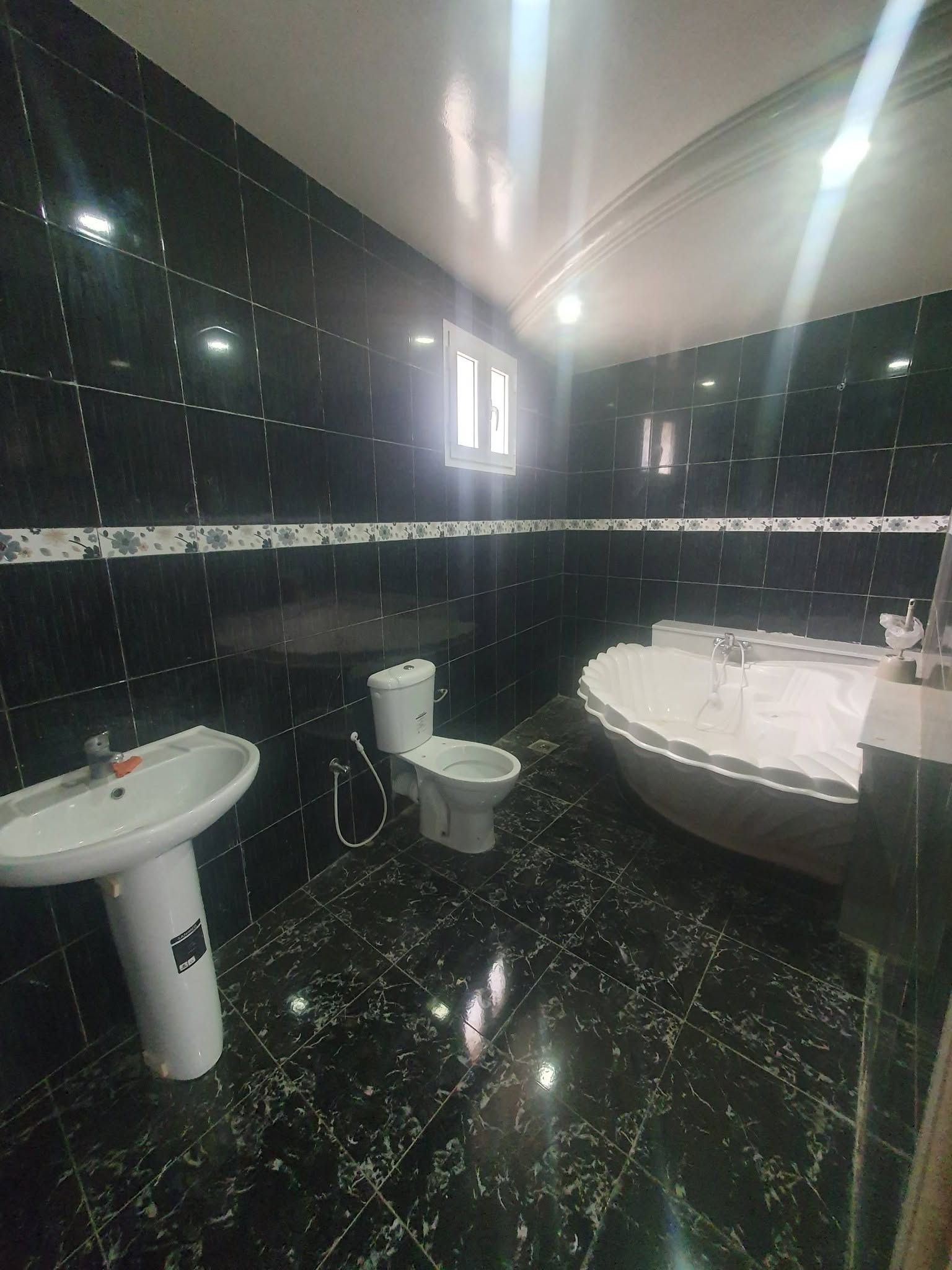 El Menzah&nbsp;El Manar 1&nbsp;Location&nbsp;Appart. 2 pi�ces&nbsp;Joli s2 a manar 1 au rdc