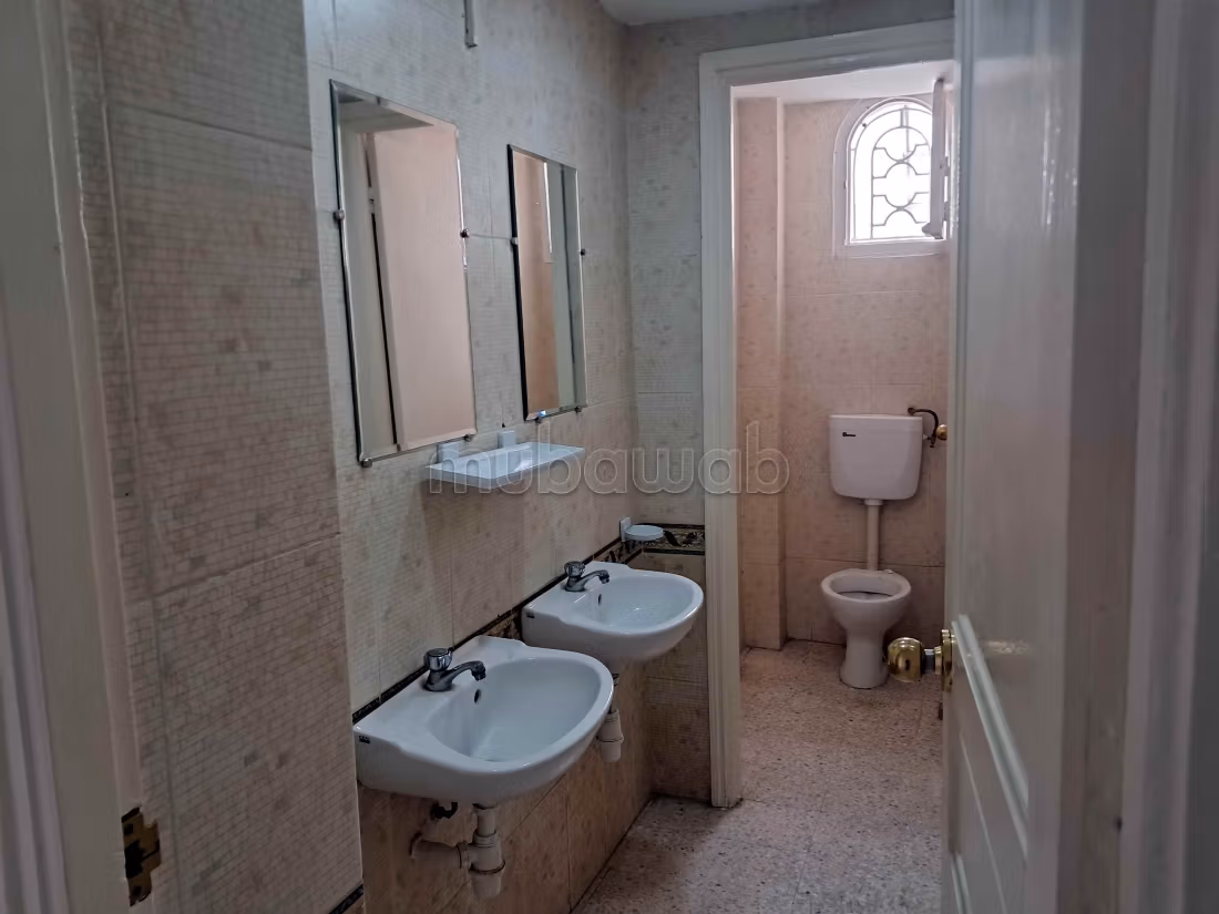 Cite El Khadra&nbsp;Zone urbaine nord&nbsp;Location&nbsp;Appart. 4 pi�ces&nbsp;Superb si�ge administratif