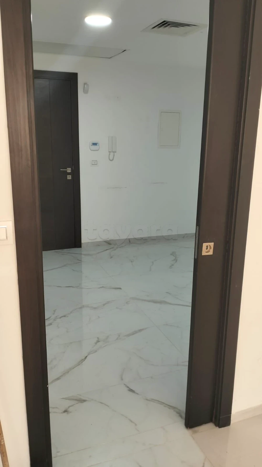 Ariana Ville&nbsp;Cite Ennasr 2&nbsp;Location&nbsp;Appart. 2 pi�ces&nbsp;Beau bureau ennasr 2